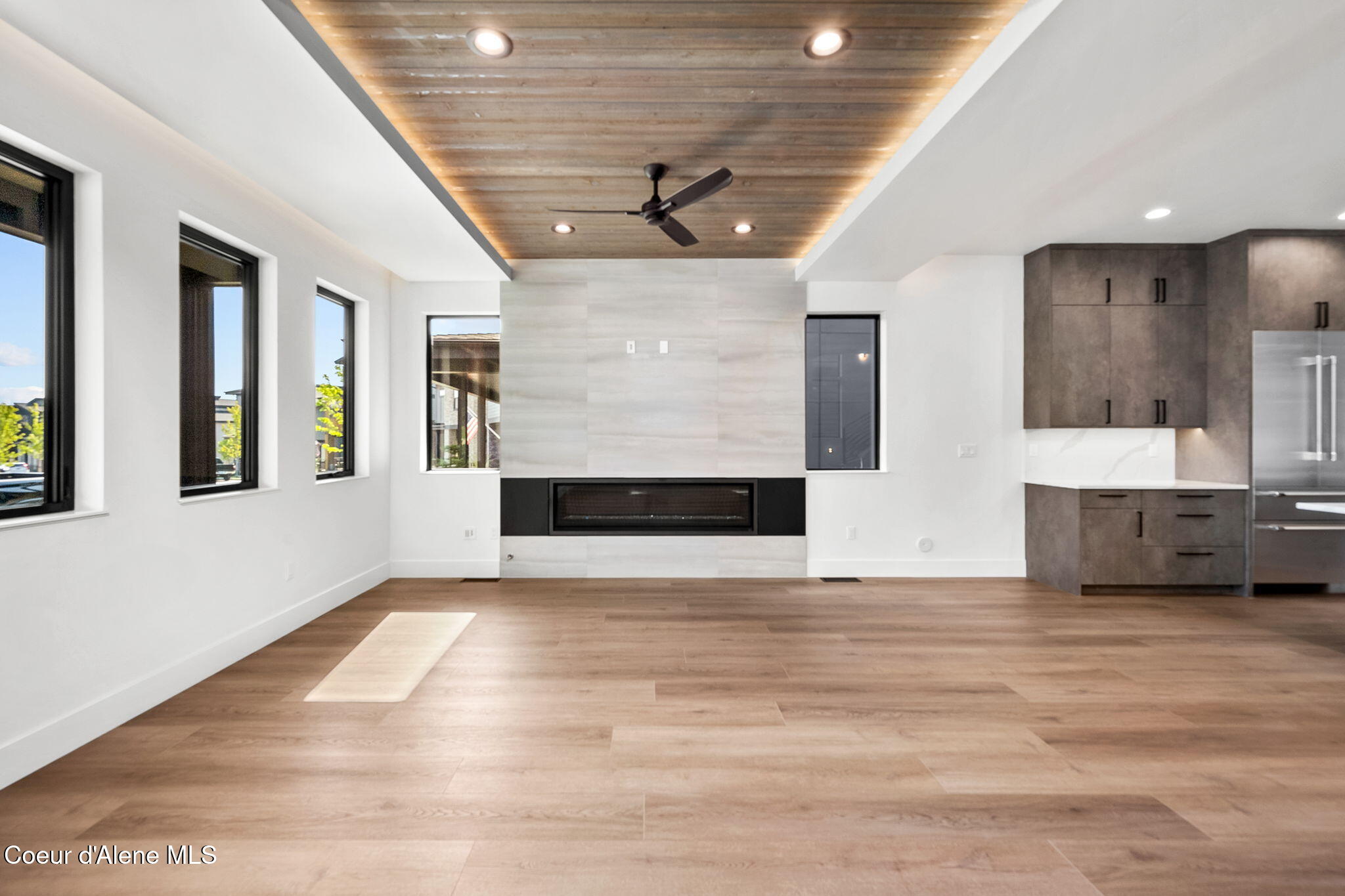 3002 W LUMBER LANE