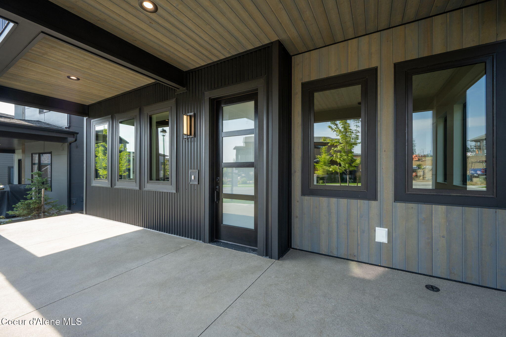 3002 W LUMBER LANE