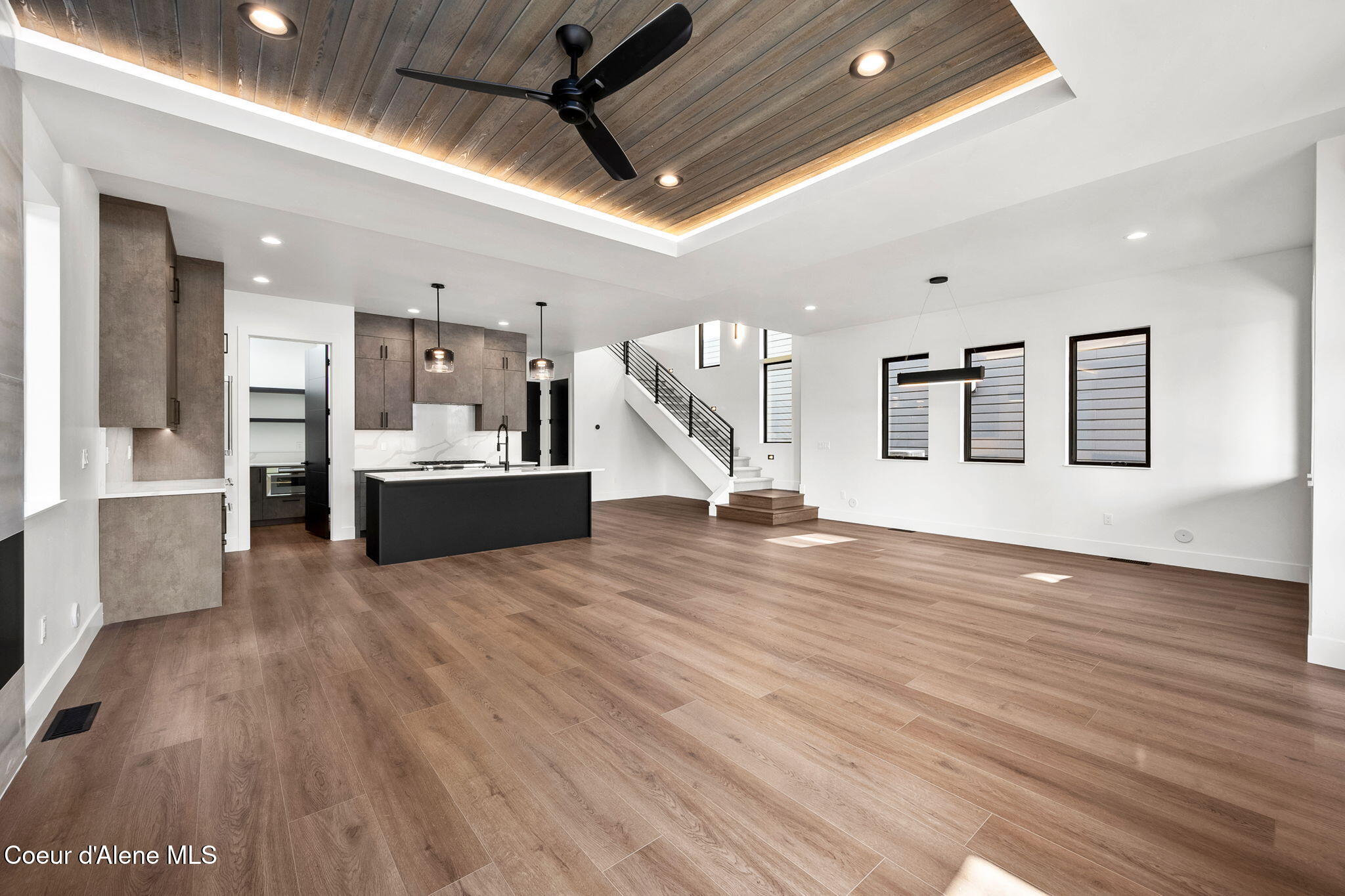 3002 W LUMBER LANE