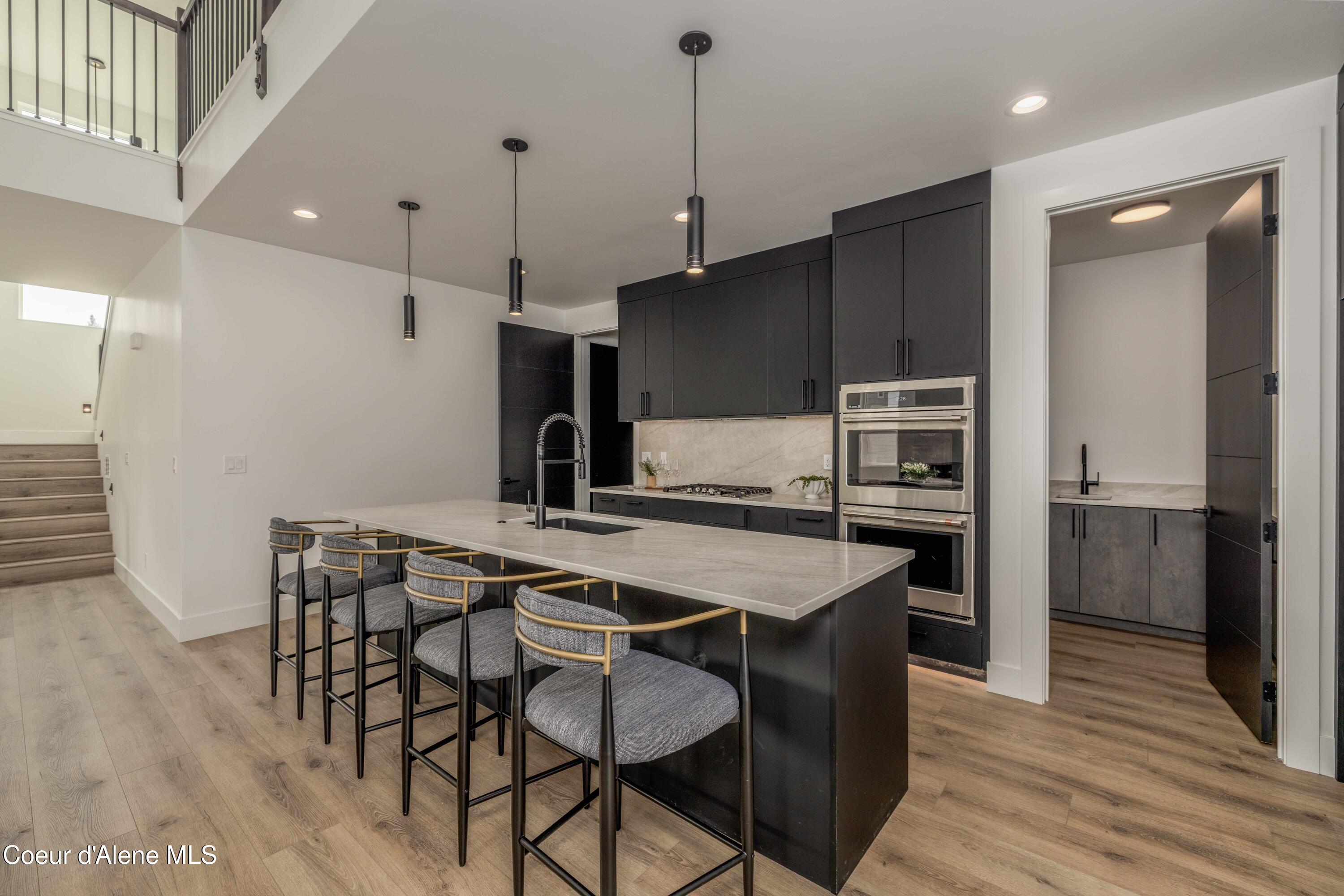 1189 E SLEEPING DEER AVE