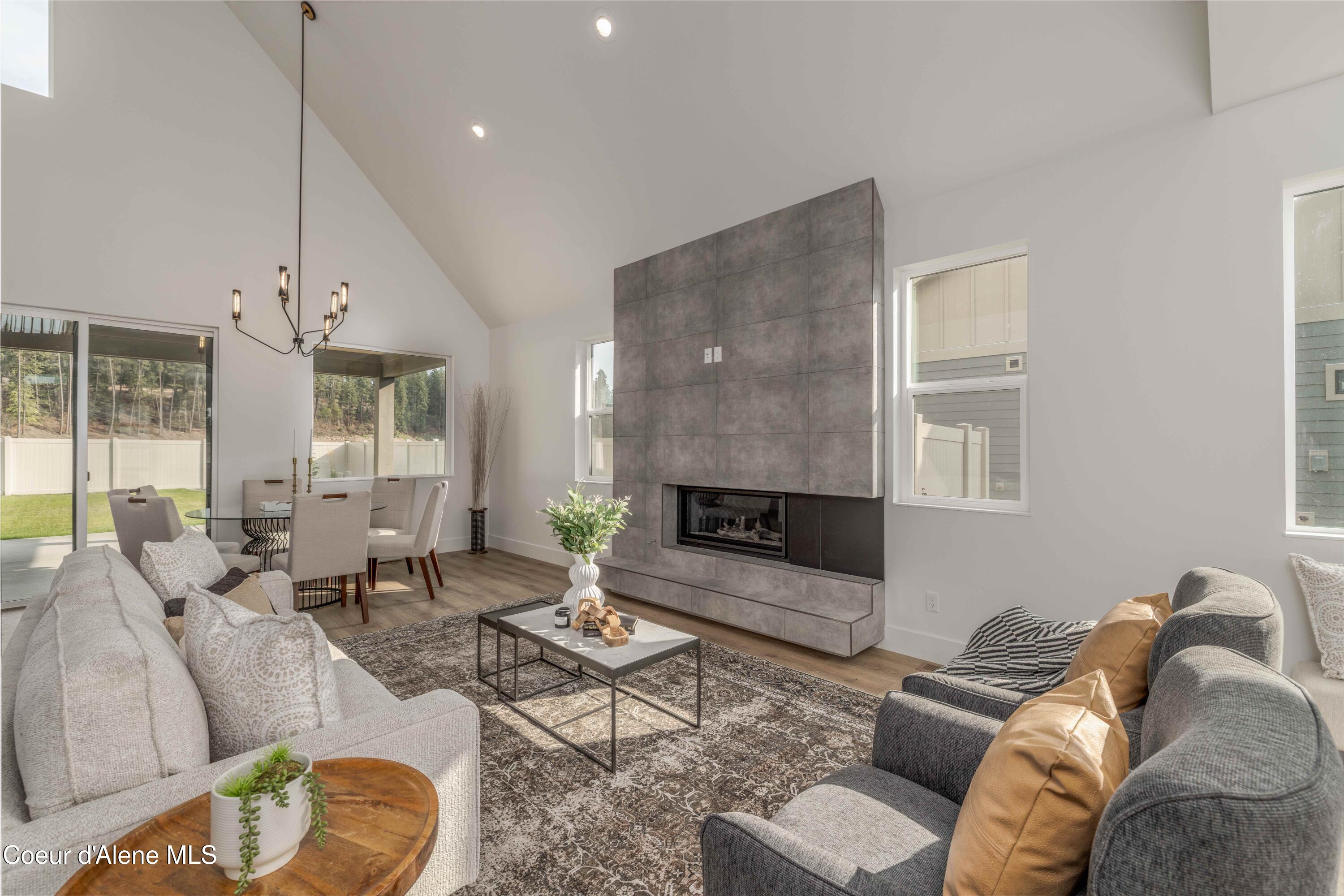 1189 E SLEEPING DEER AVE