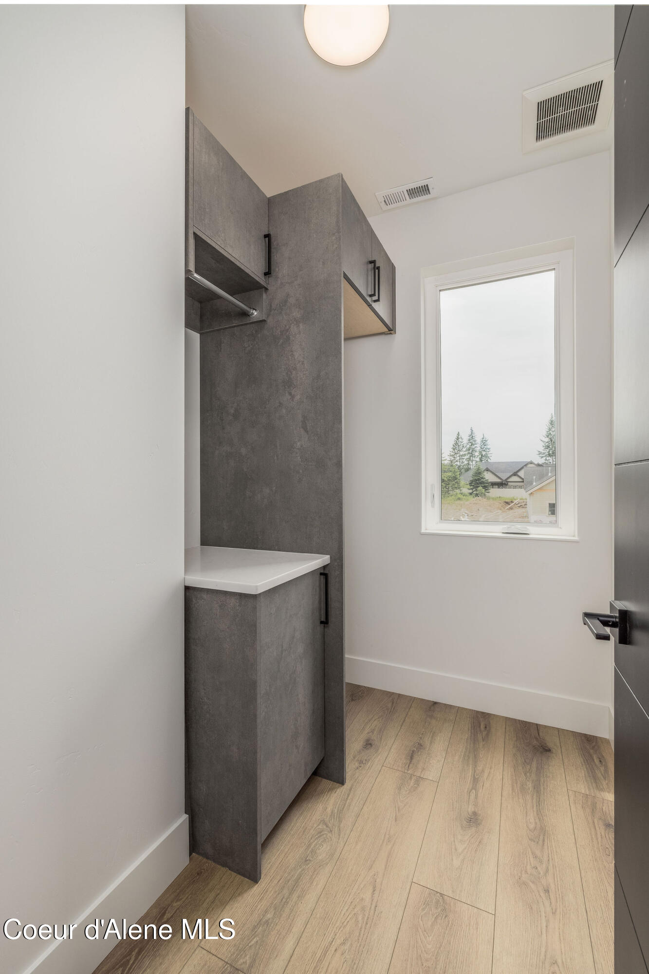 1189 E SLEEPING DEER AVE