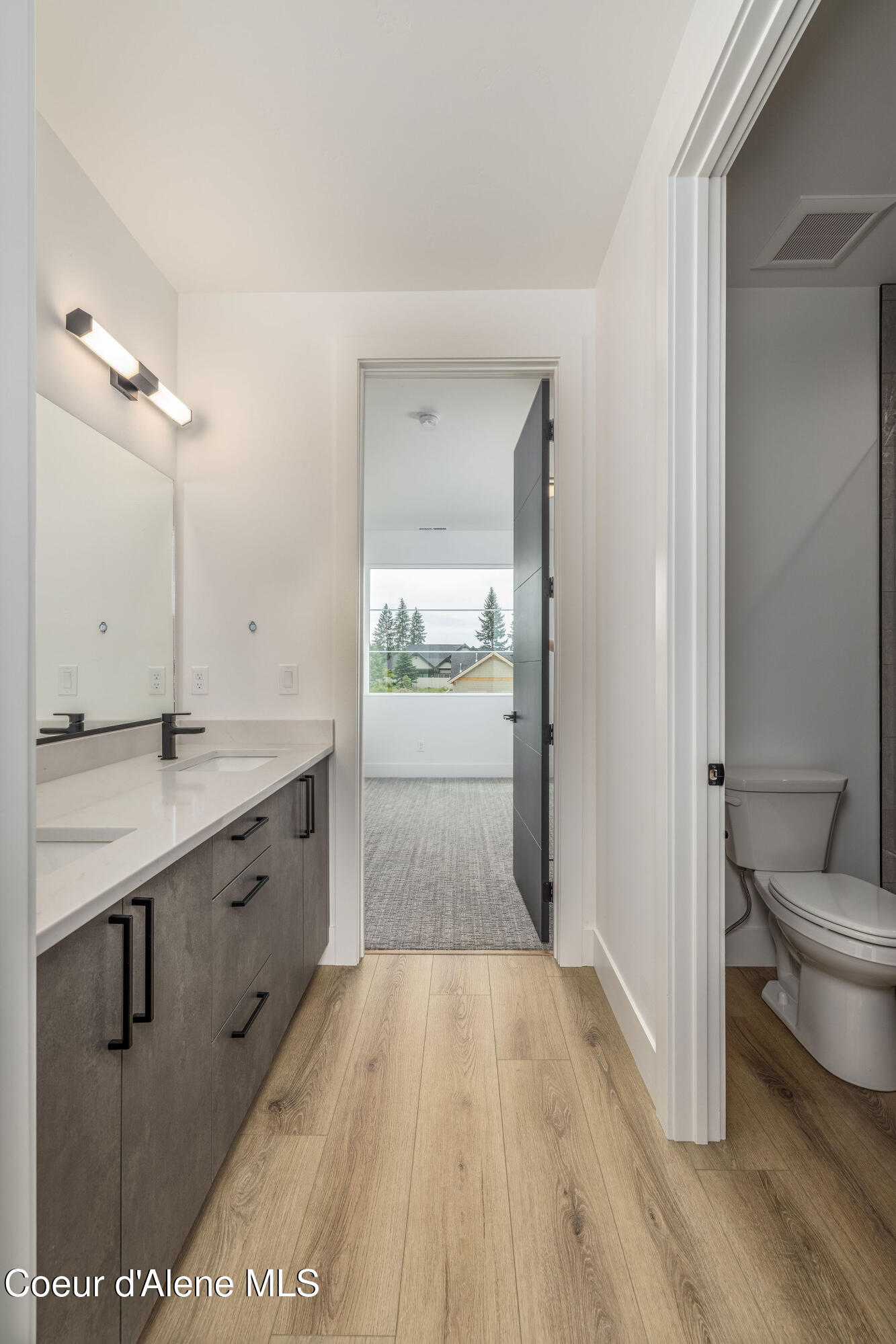 1189 E SLEEPING DEER AVE