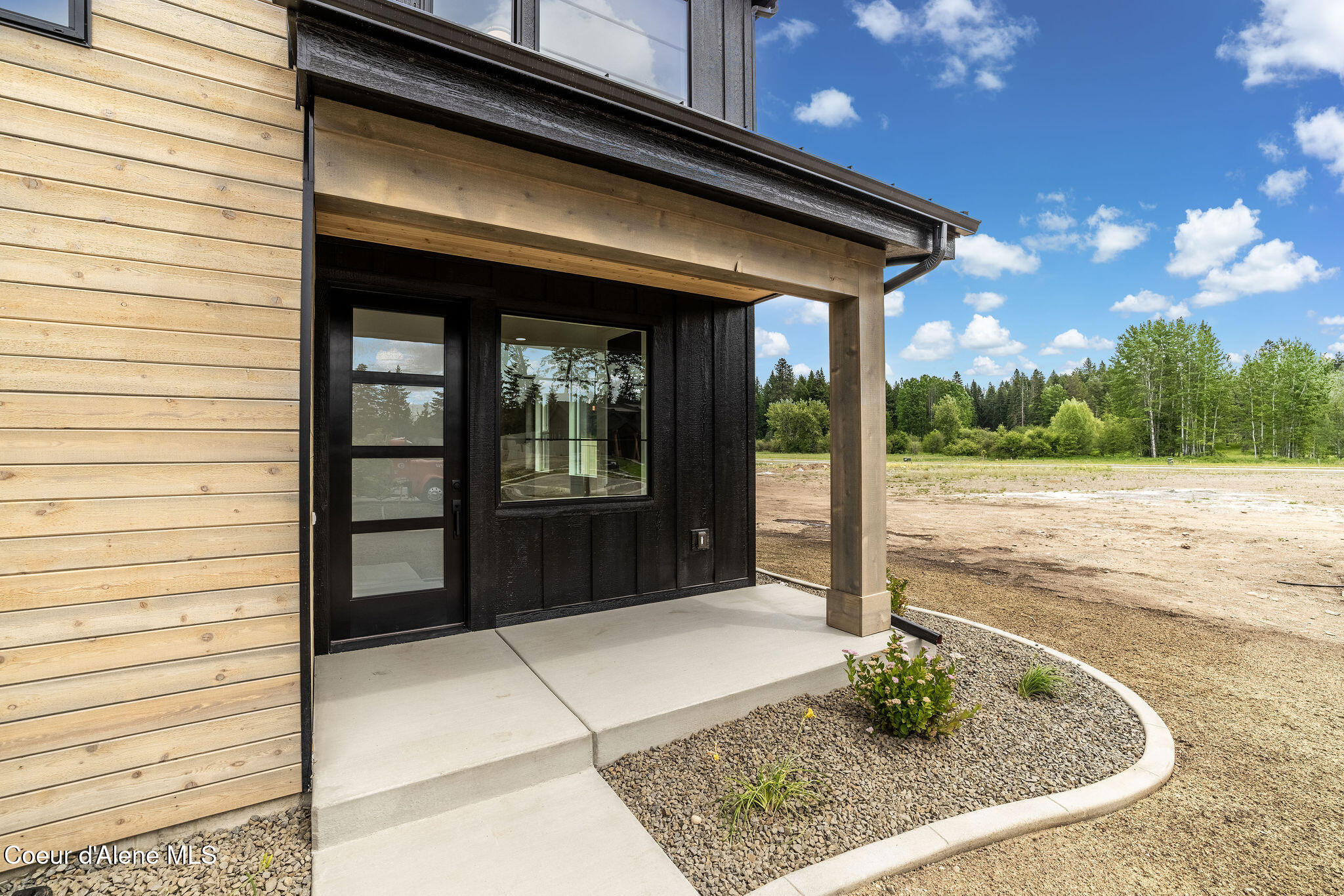 1189 E SLEEPING DEER AVE