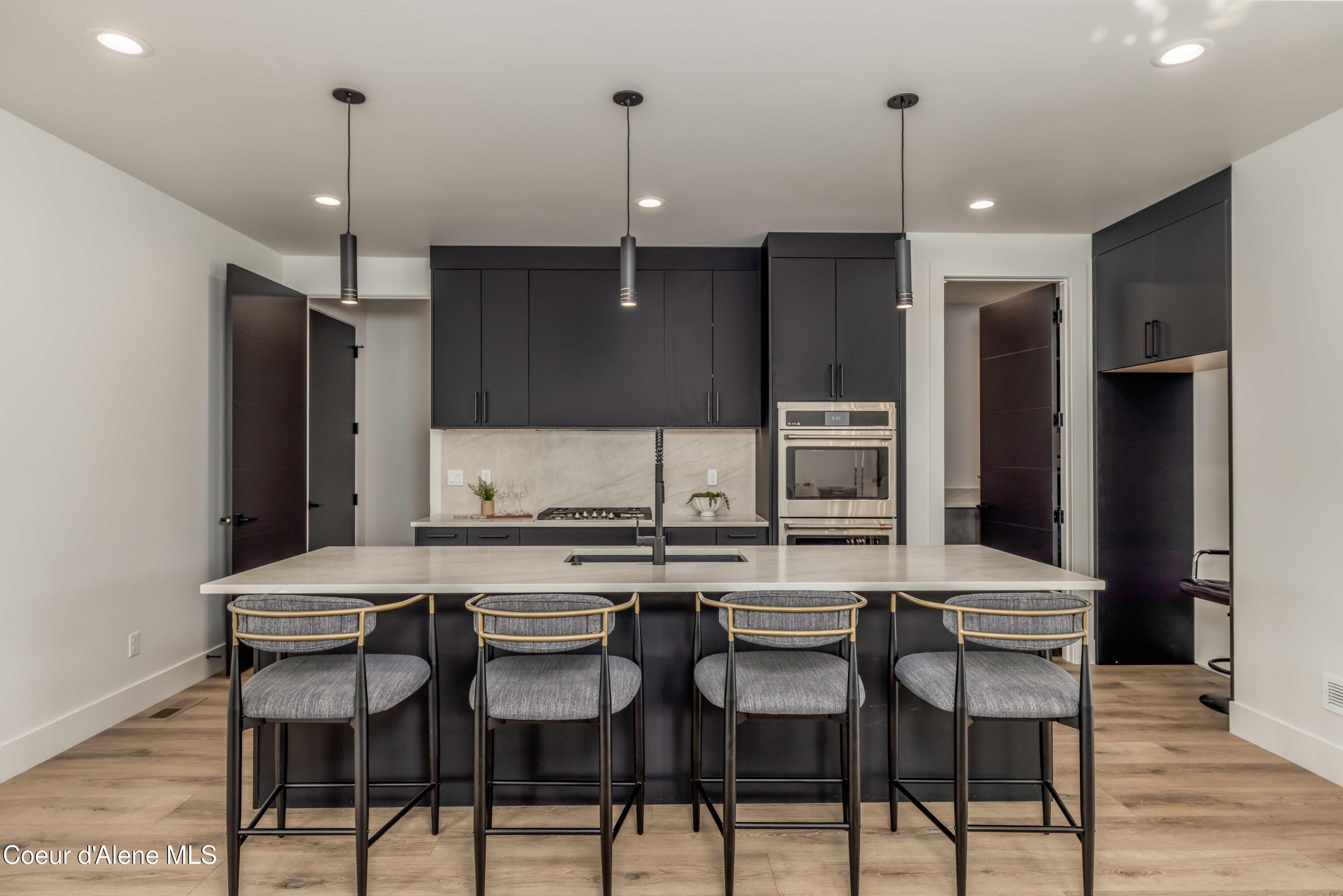 1189 E SLEEPING DEER AVE