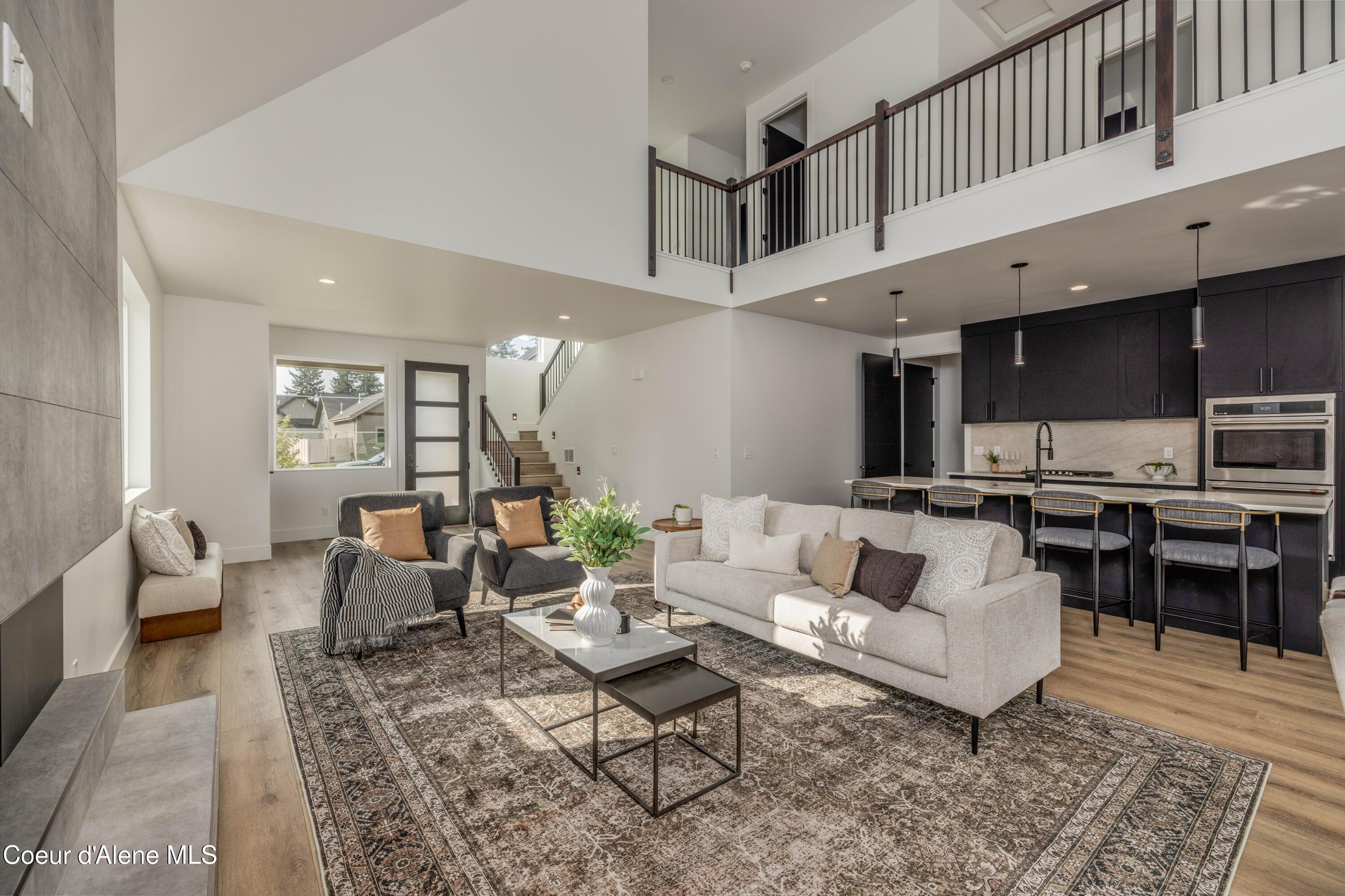 1189 E SLEEPING DEER AVE