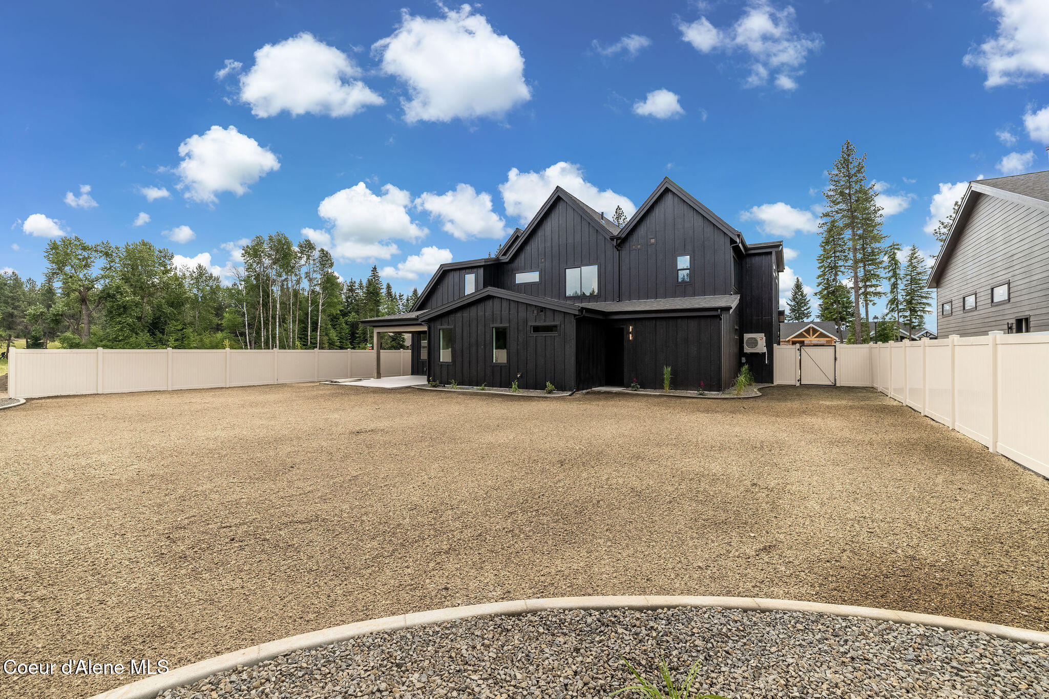 1189 E SLEEPING DEER AVE