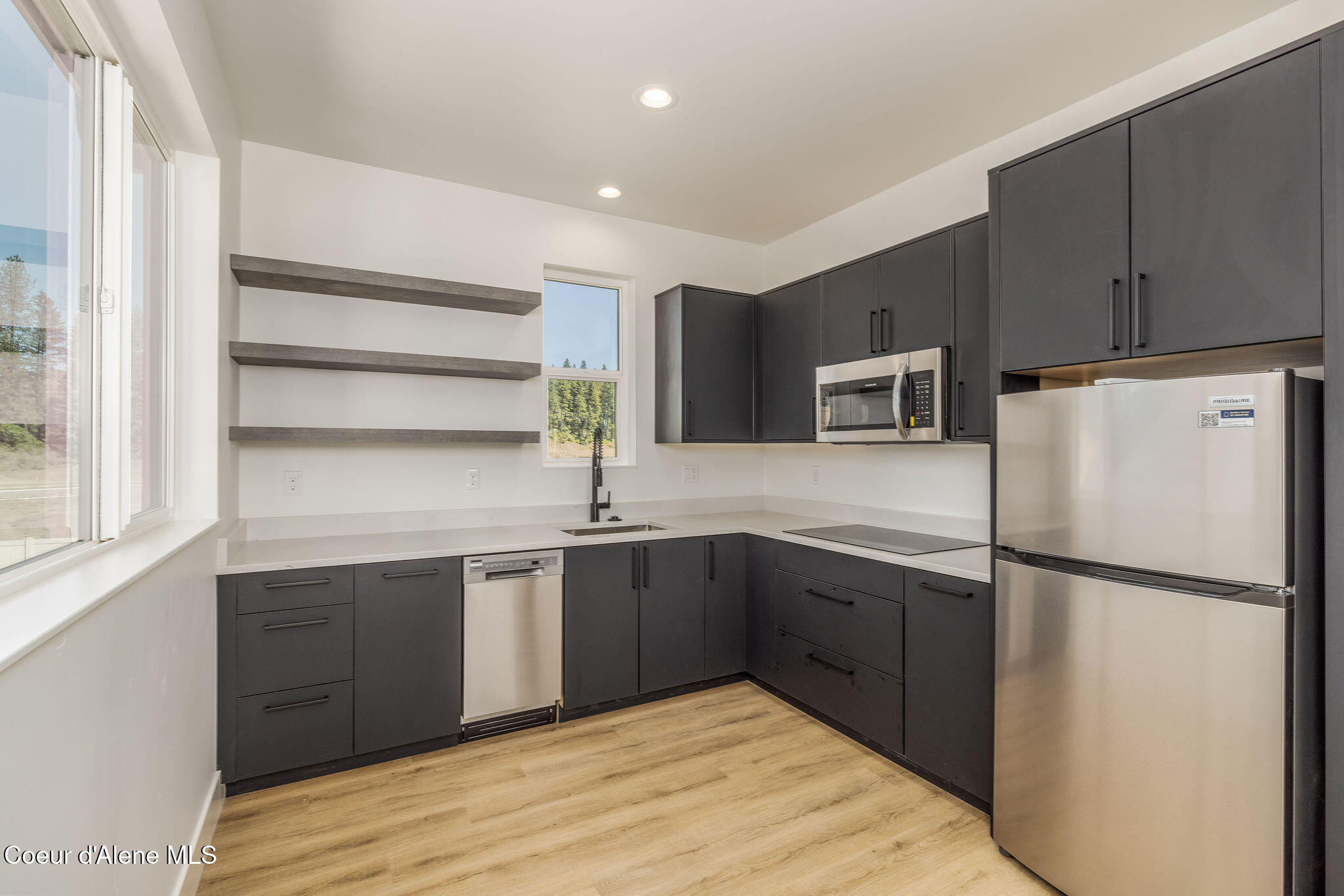 1189 E SLEEPING DEER AVE