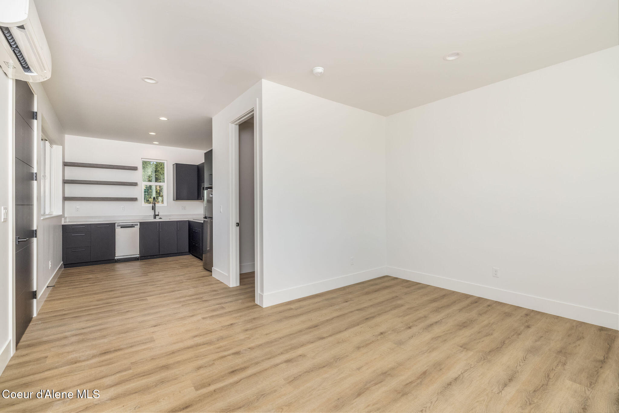 1189 E SLEEPING DEER AVE