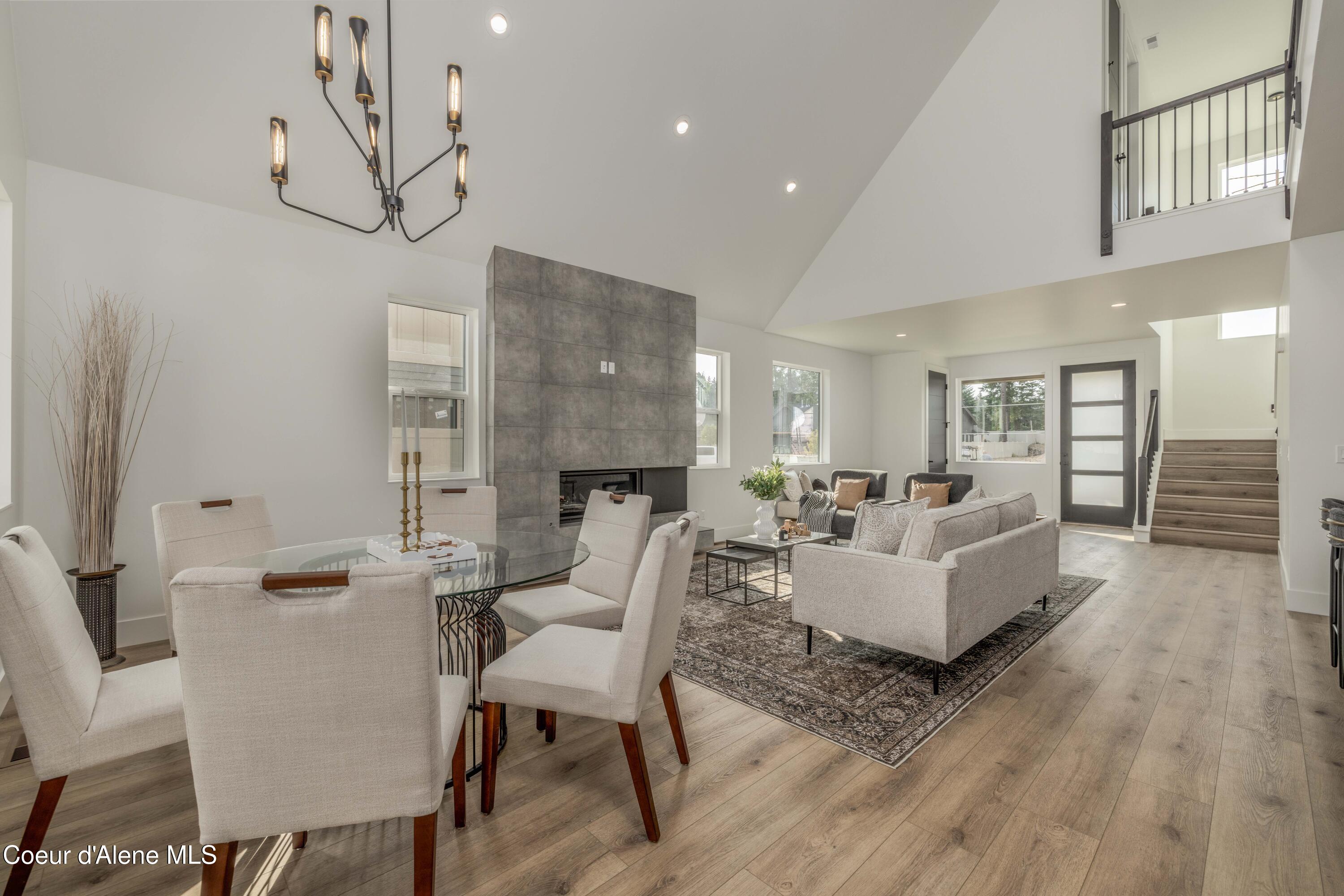 1189 E SLEEPING DEER AVE