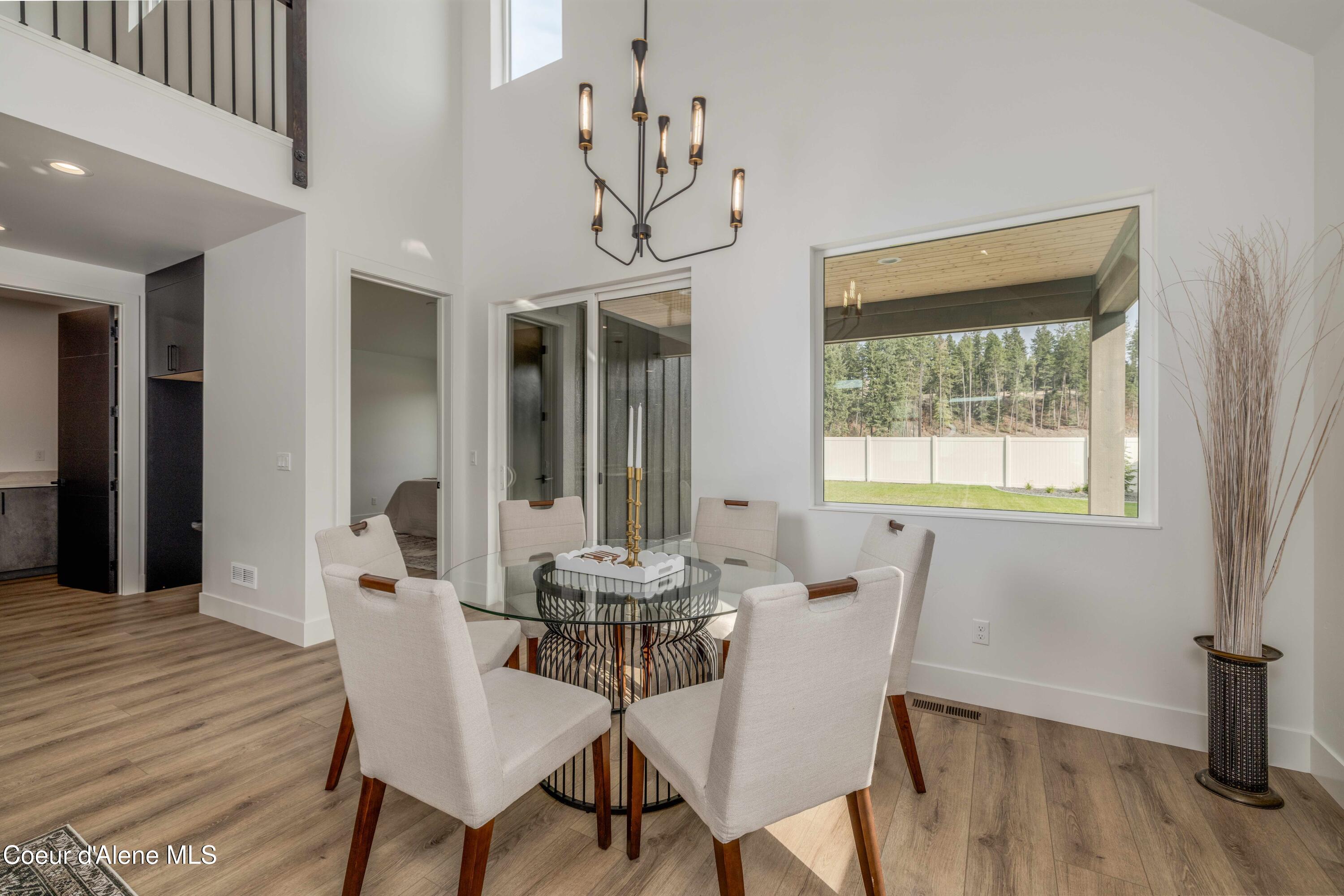 1189 E SLEEPING DEER AVE