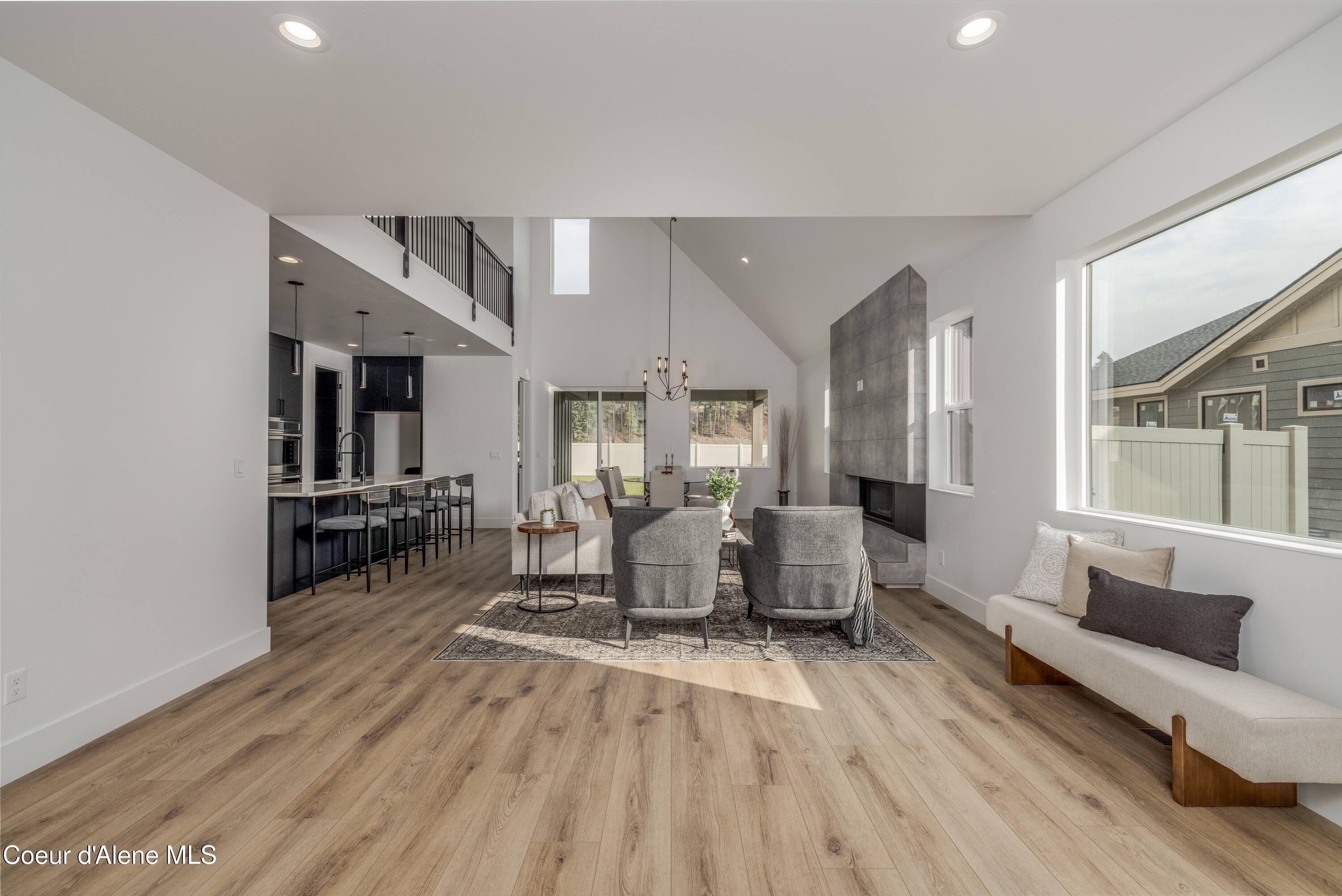 1189 E SLEEPING DEER AVE