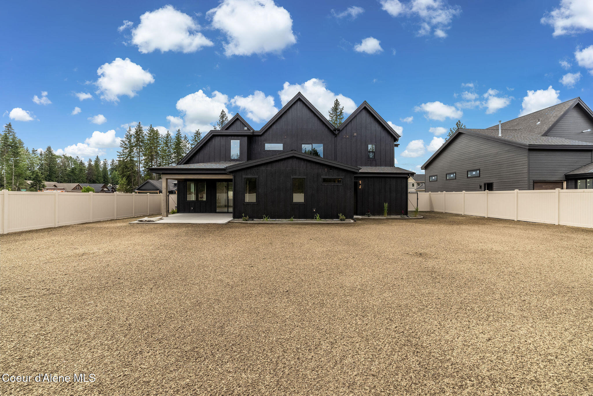 1189 E SLEEPING DEER AVE