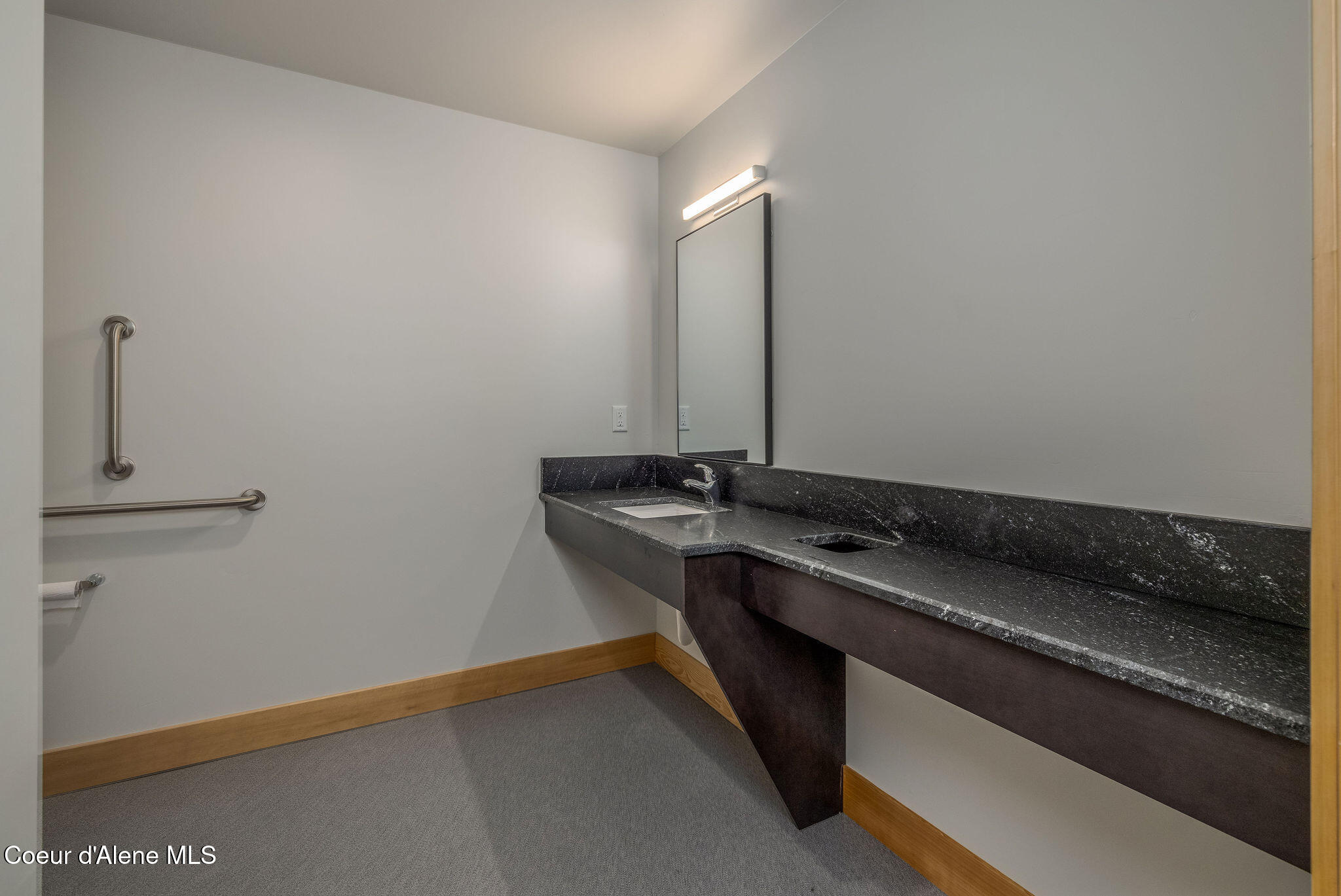 8512 N WAYNE DR UNIT #1