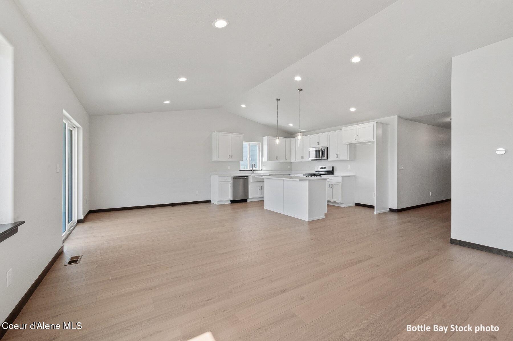 11834 N ENTWISTLE WAY