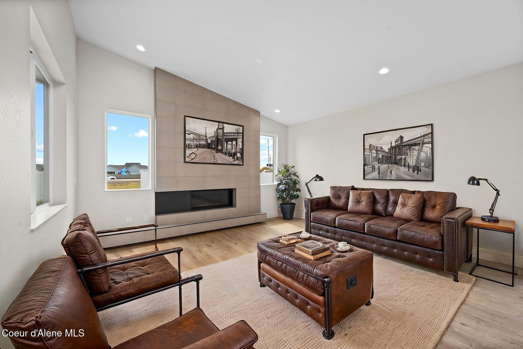 6414 W FREHLEY WAY