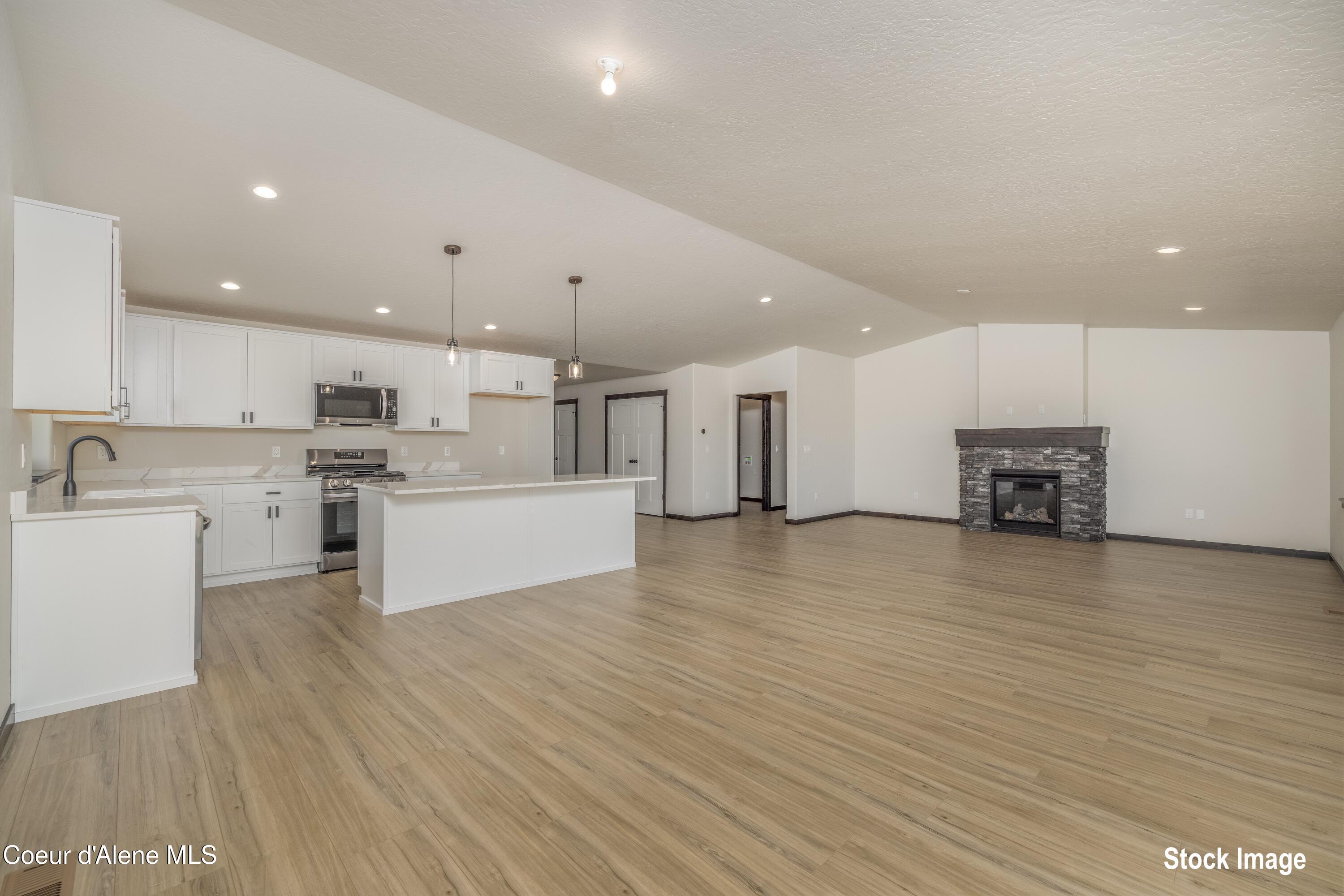 6962 W CONSTANTINE LN