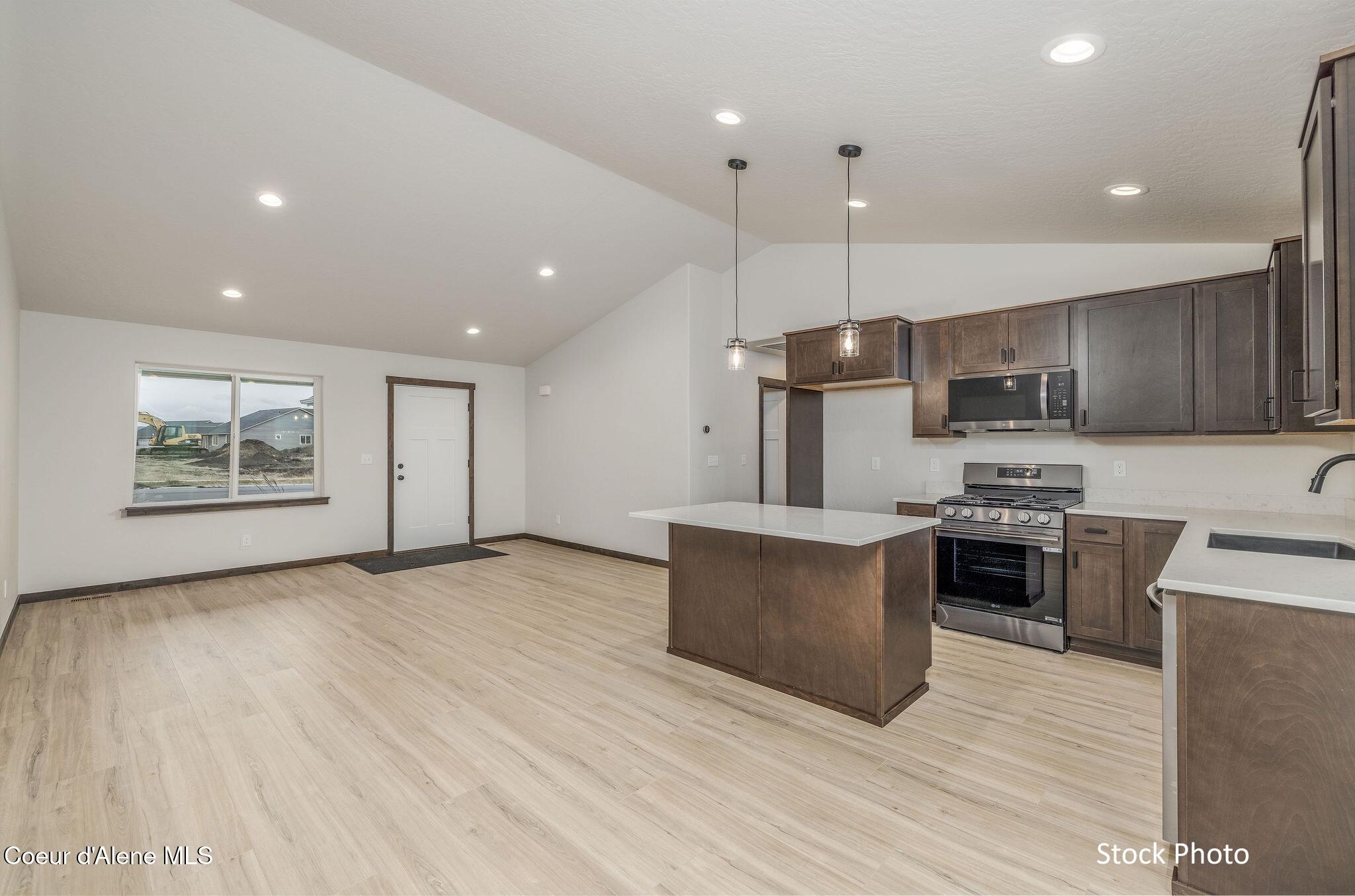 11651 N SIMMONS LN