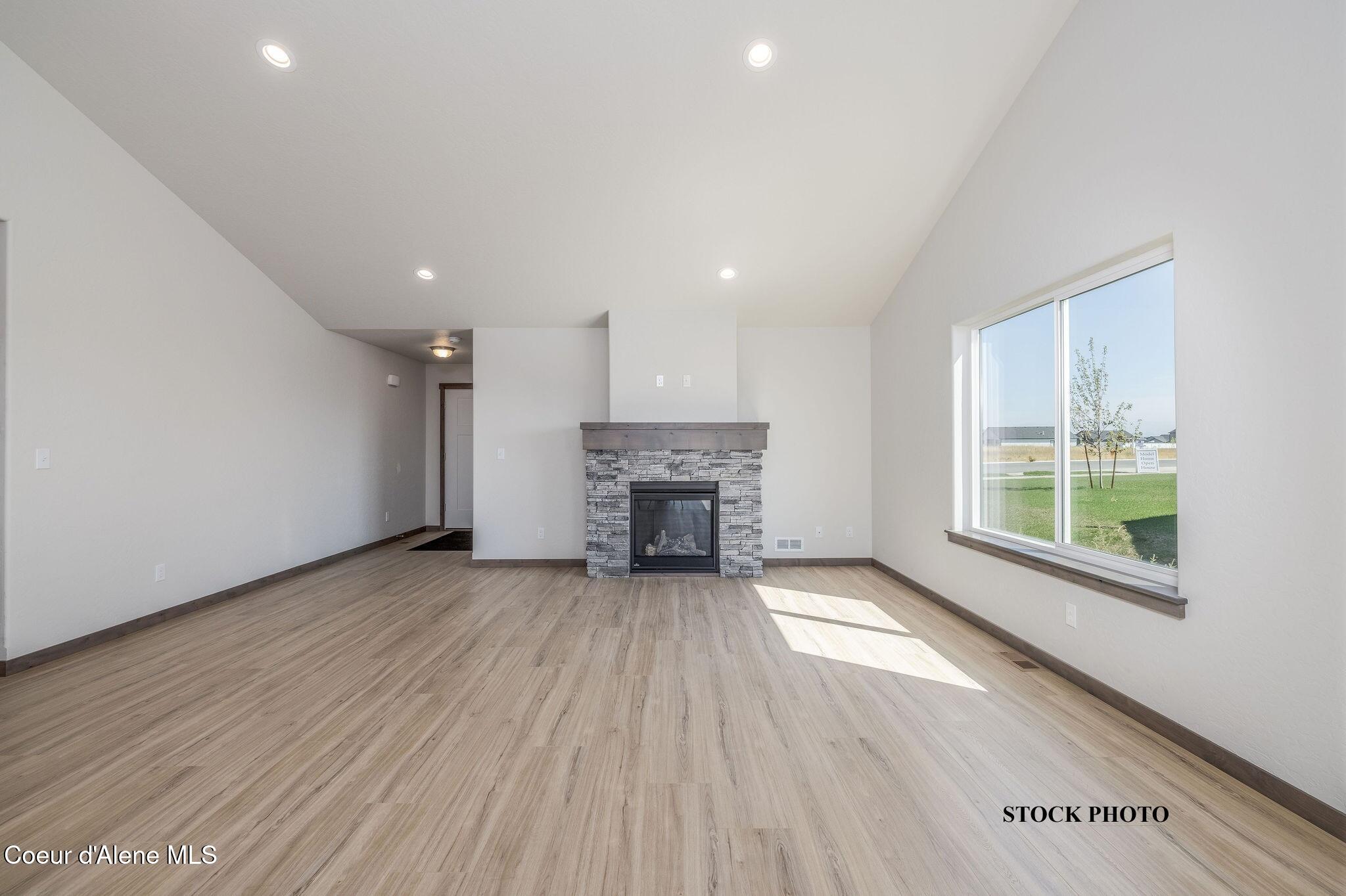 11673 N SIMMONS LN