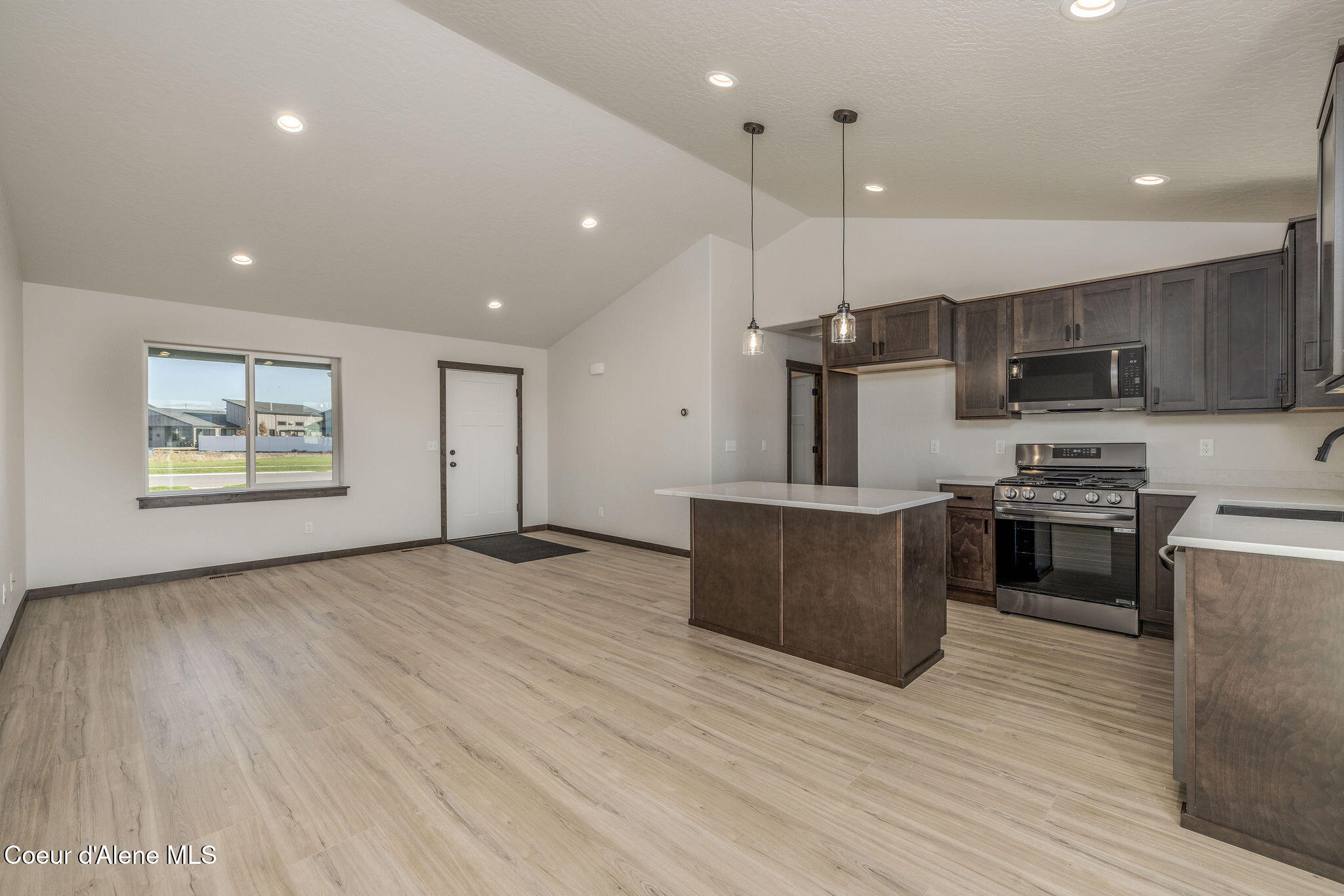 11723 N SIMMONS LN