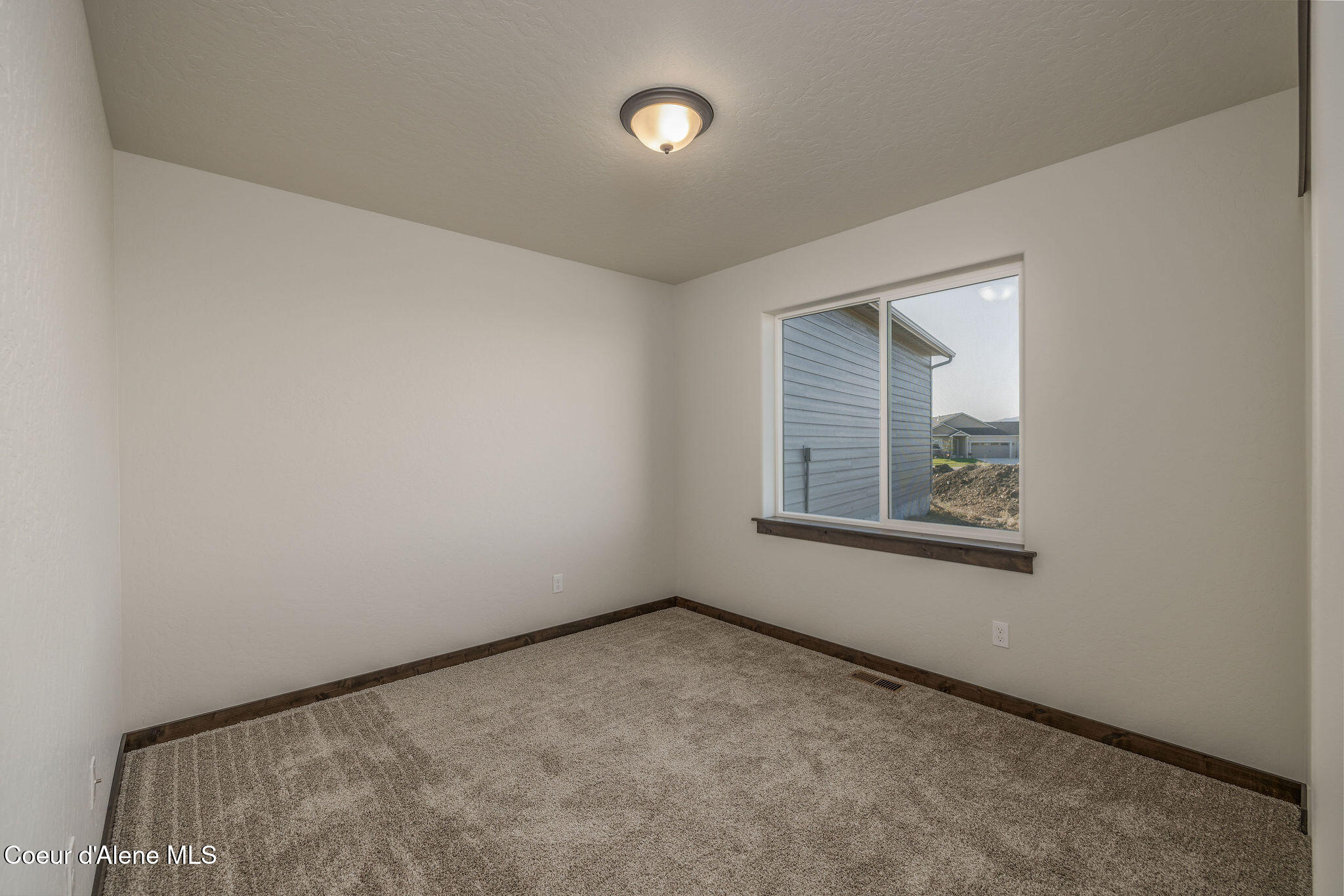 11723 N SIMMONS LN