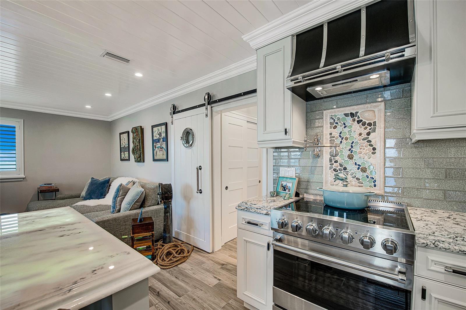 761 JOHN RINGLING BLVD #31