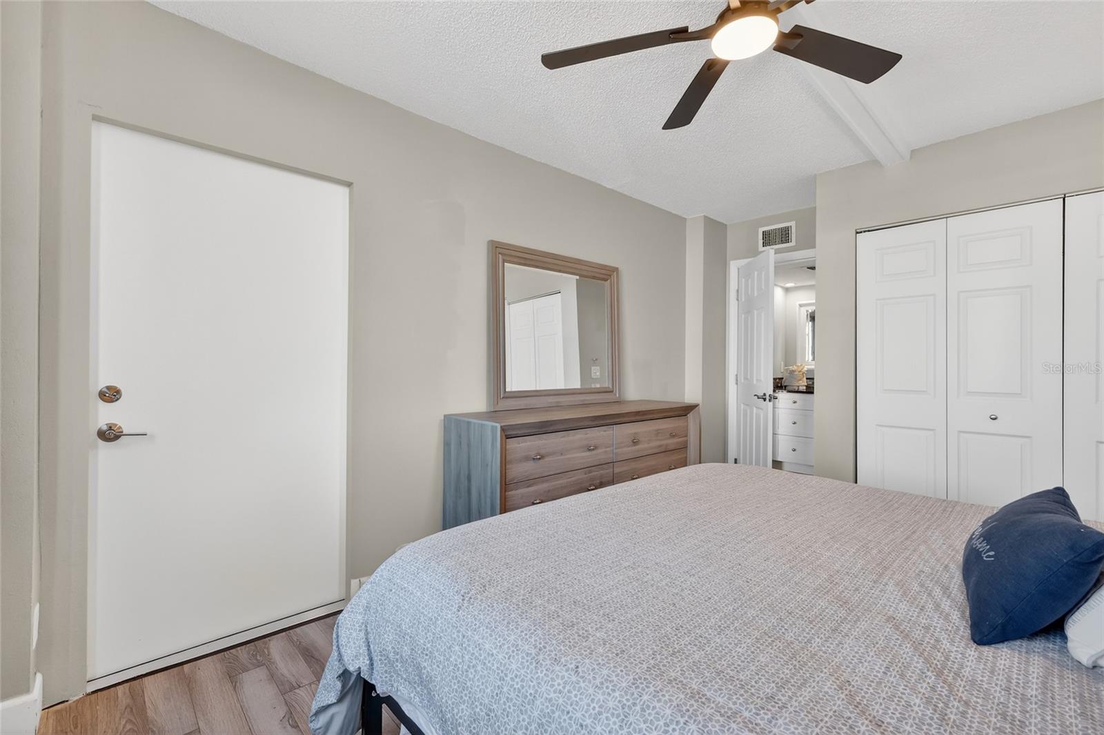 5855 MIDNIGHT PASS RD #408