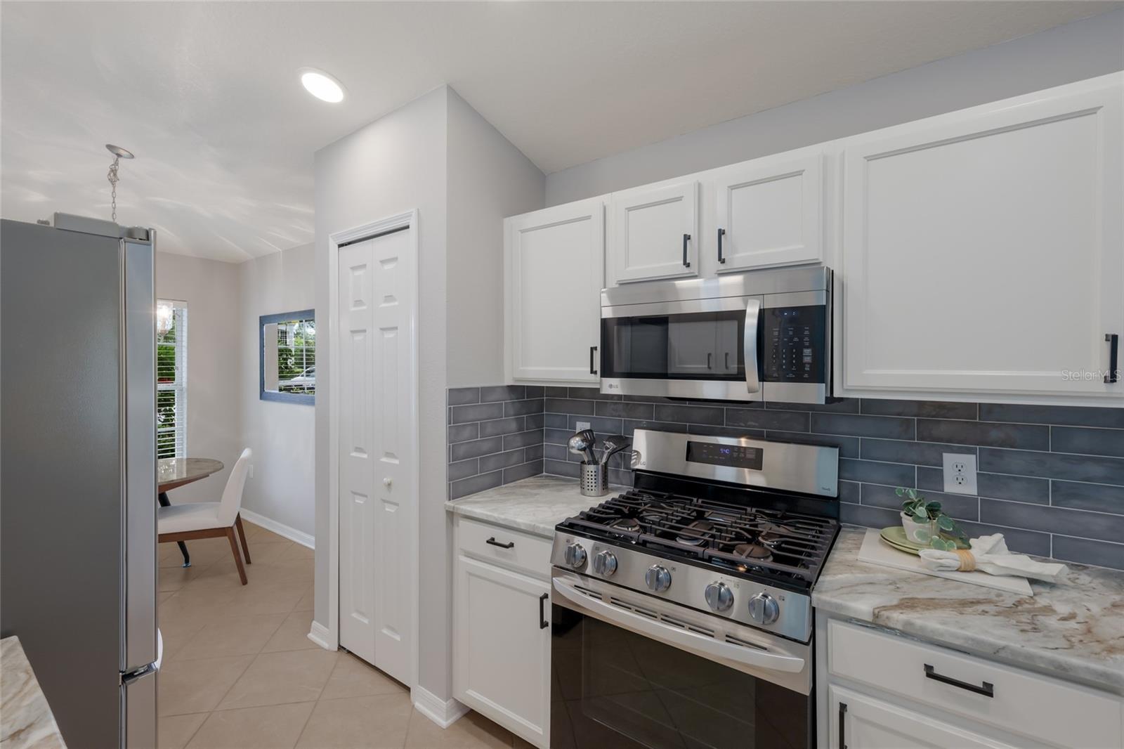 6110 BLUE RUNNER CT