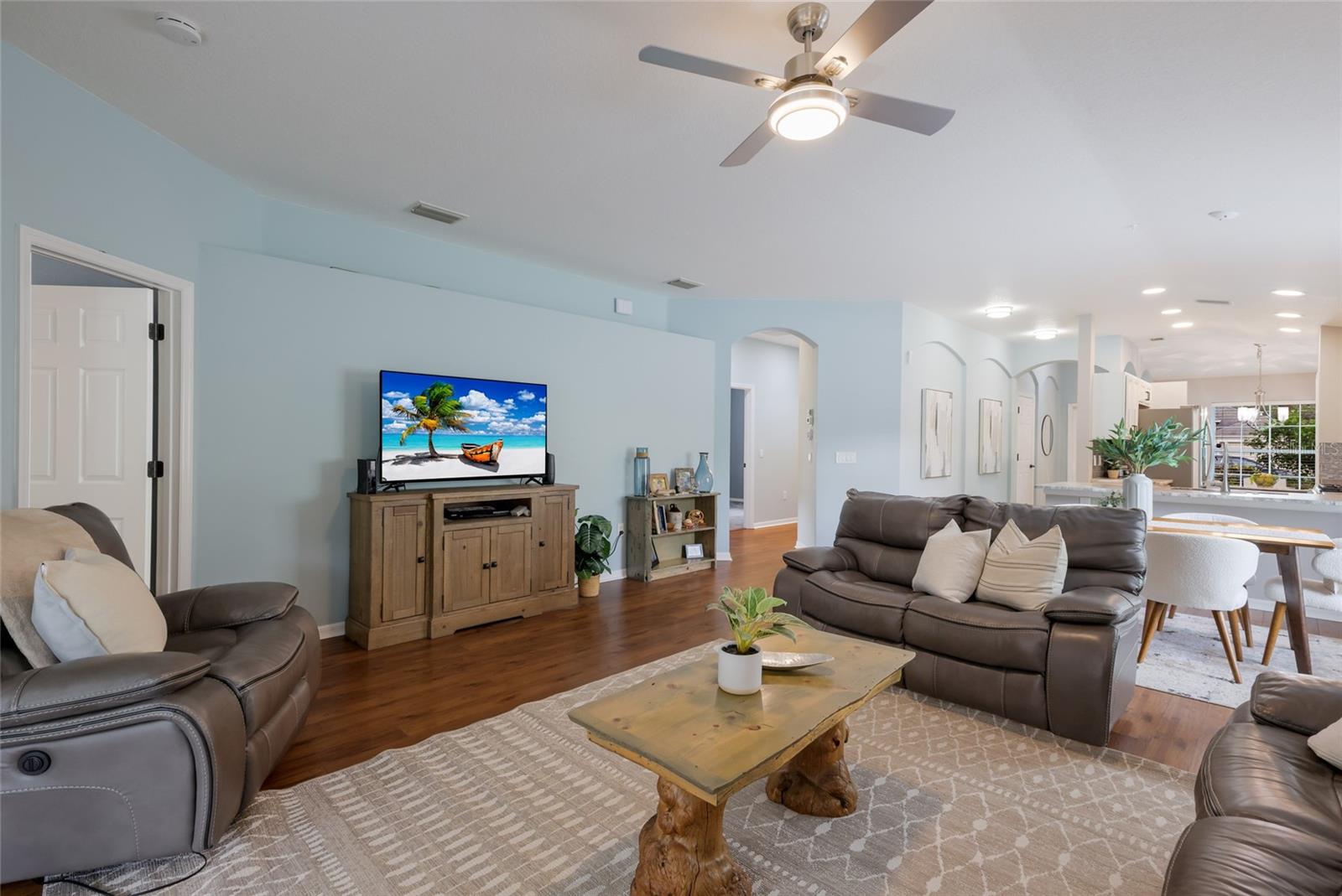6110 BLUE RUNNER CT