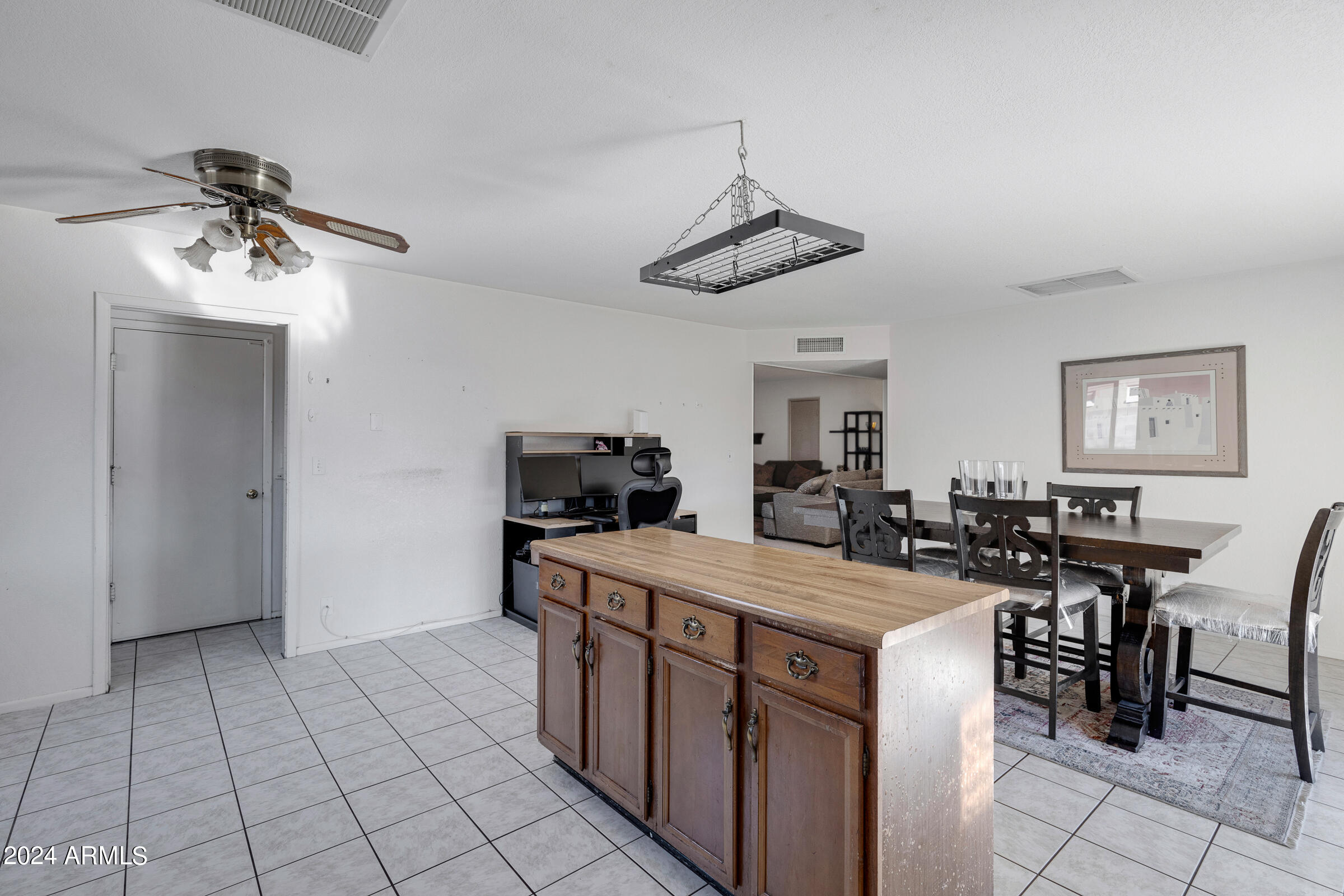 6613 W Sunnyside Dr