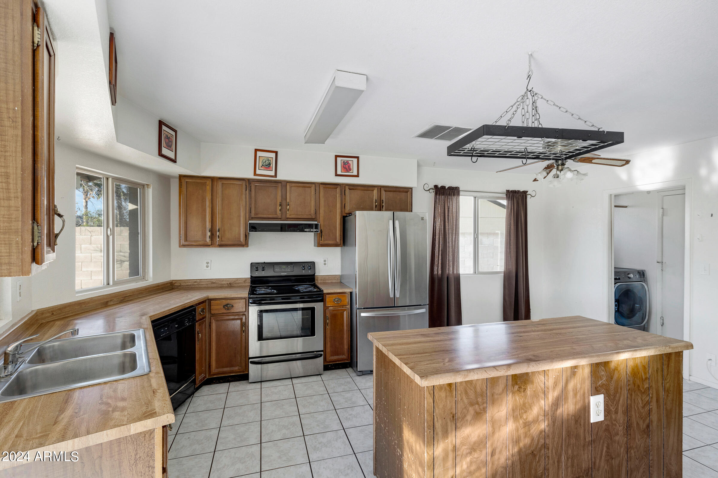 6613 W Sunnyside Dr