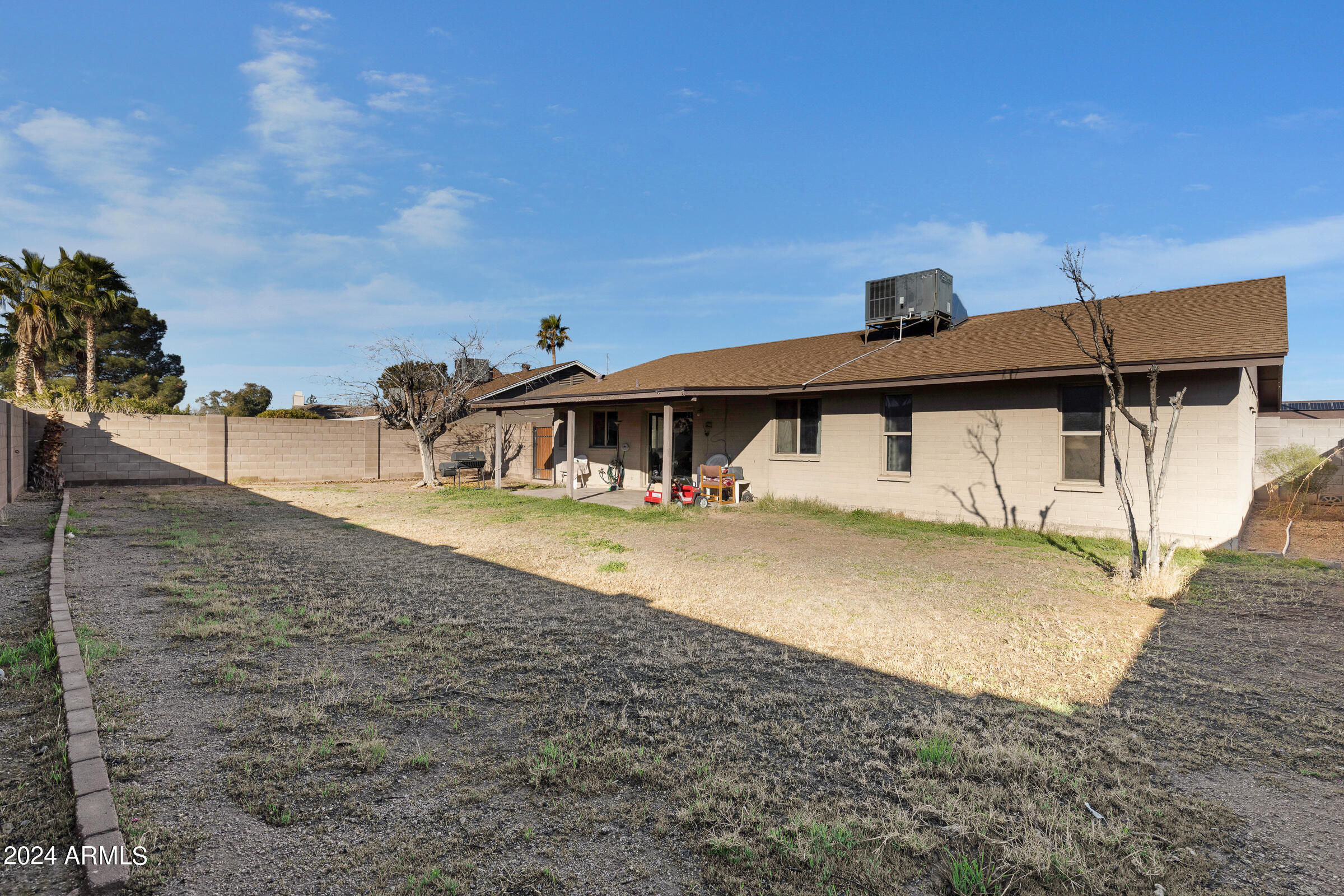 6613 W Sunnyside Dr