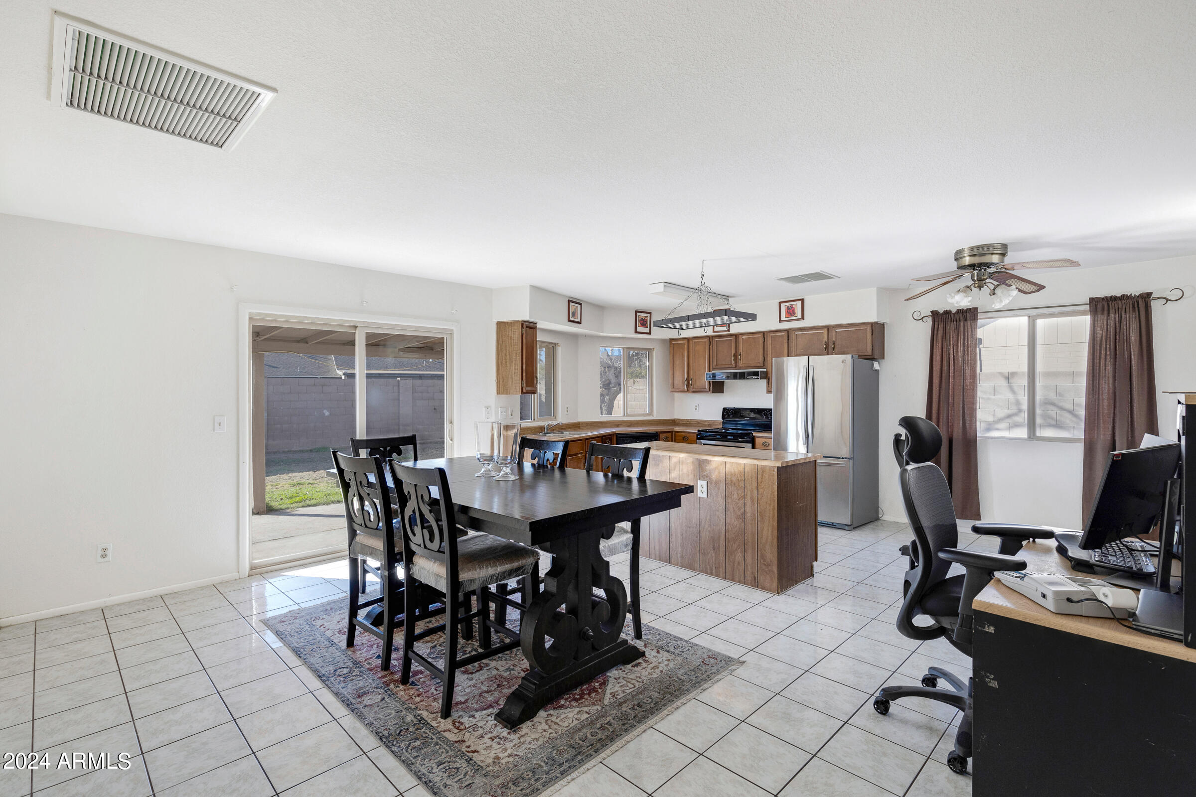 6613 W Sunnyside Dr