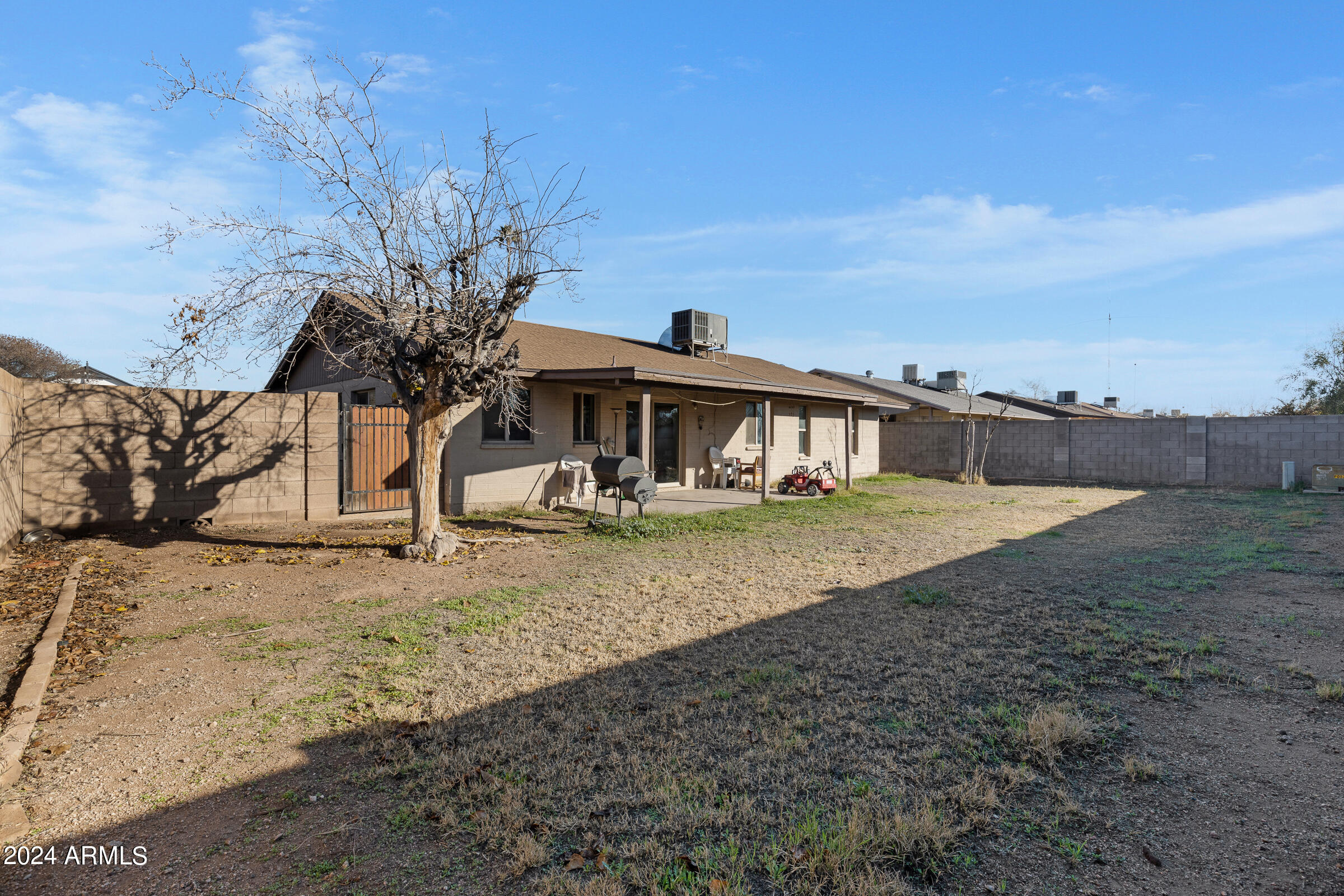 6613 W Sunnyside Dr