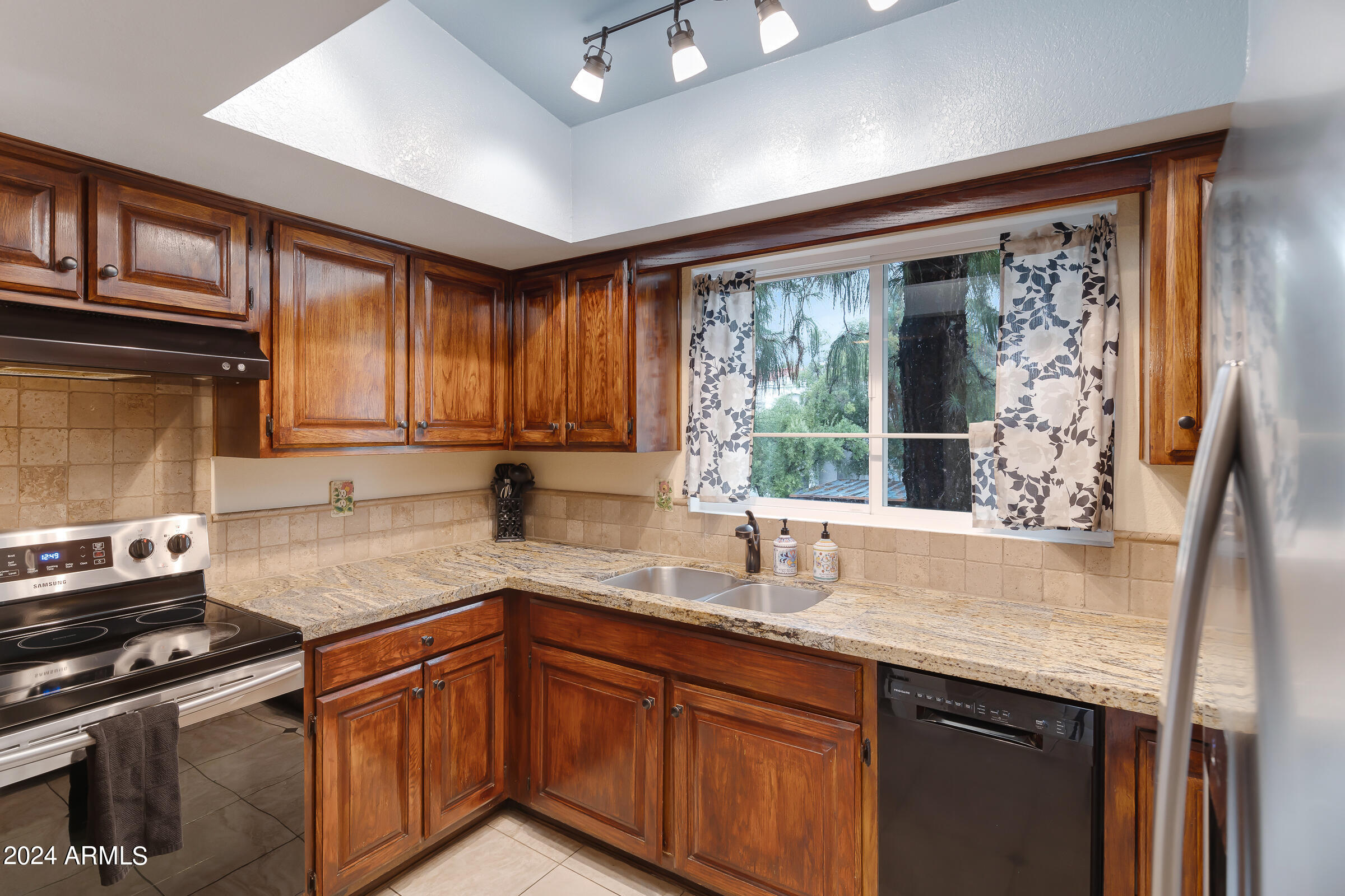 15402 N 28th St, #235