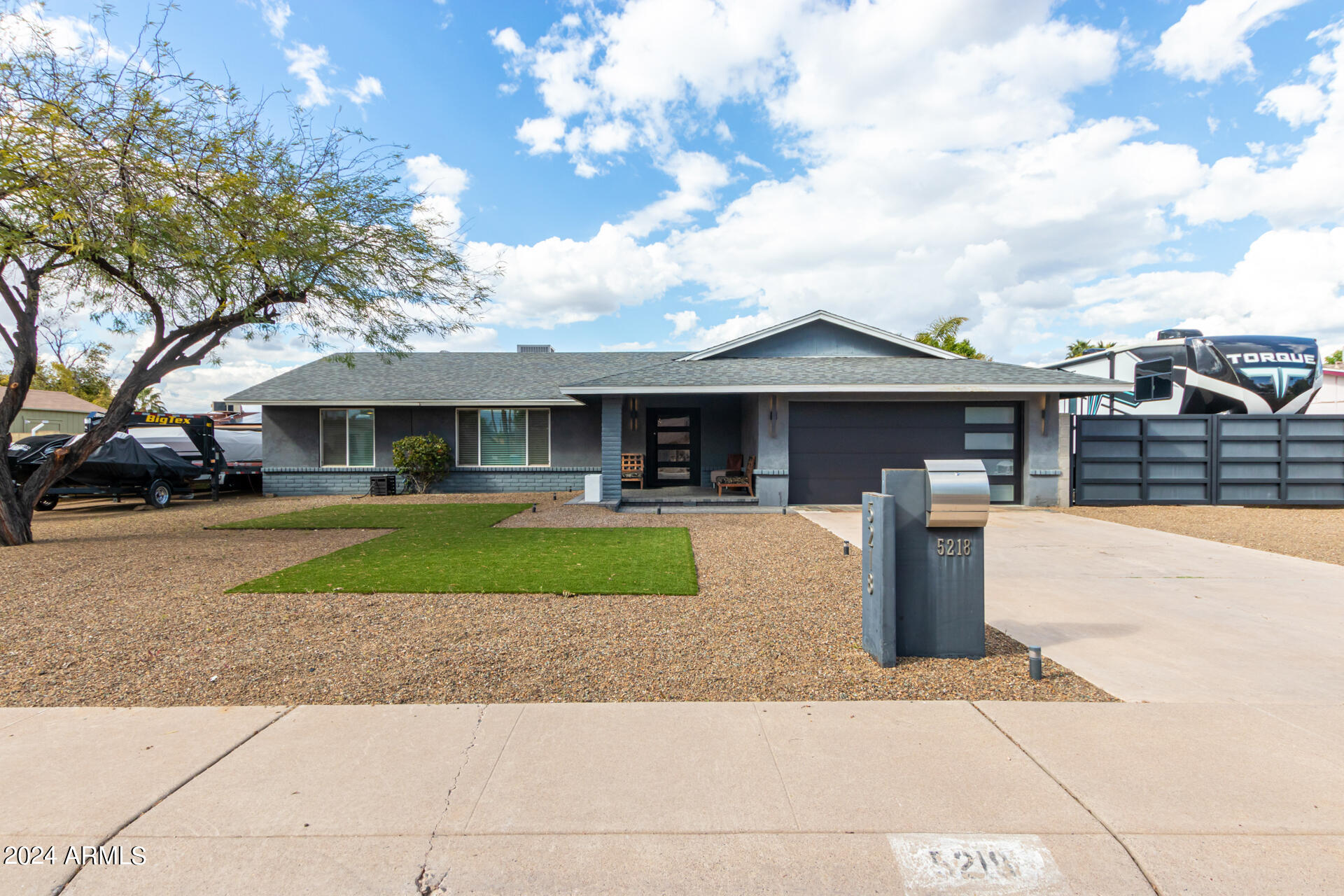 5218 E Friess Dr