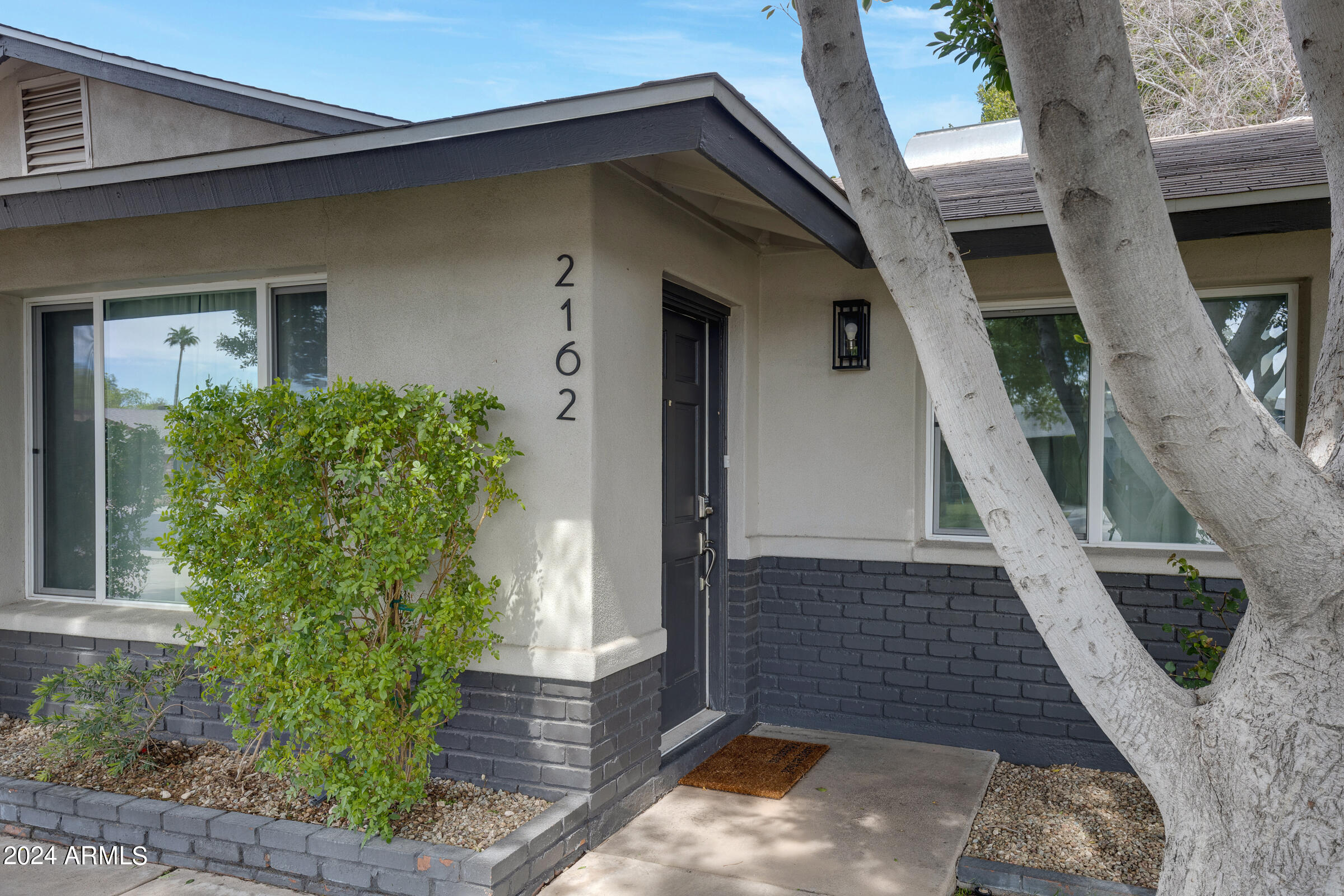 2162 E Yale Dr