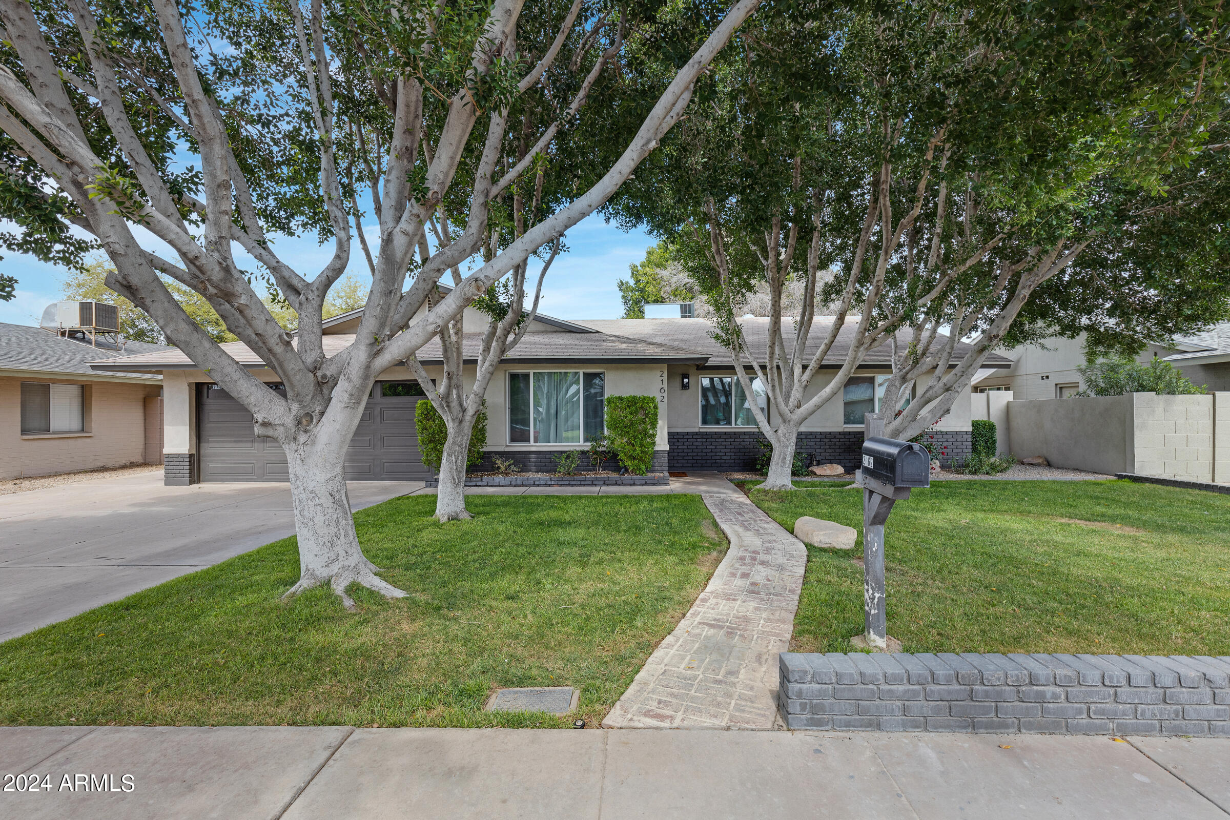 2162 E Yale Dr