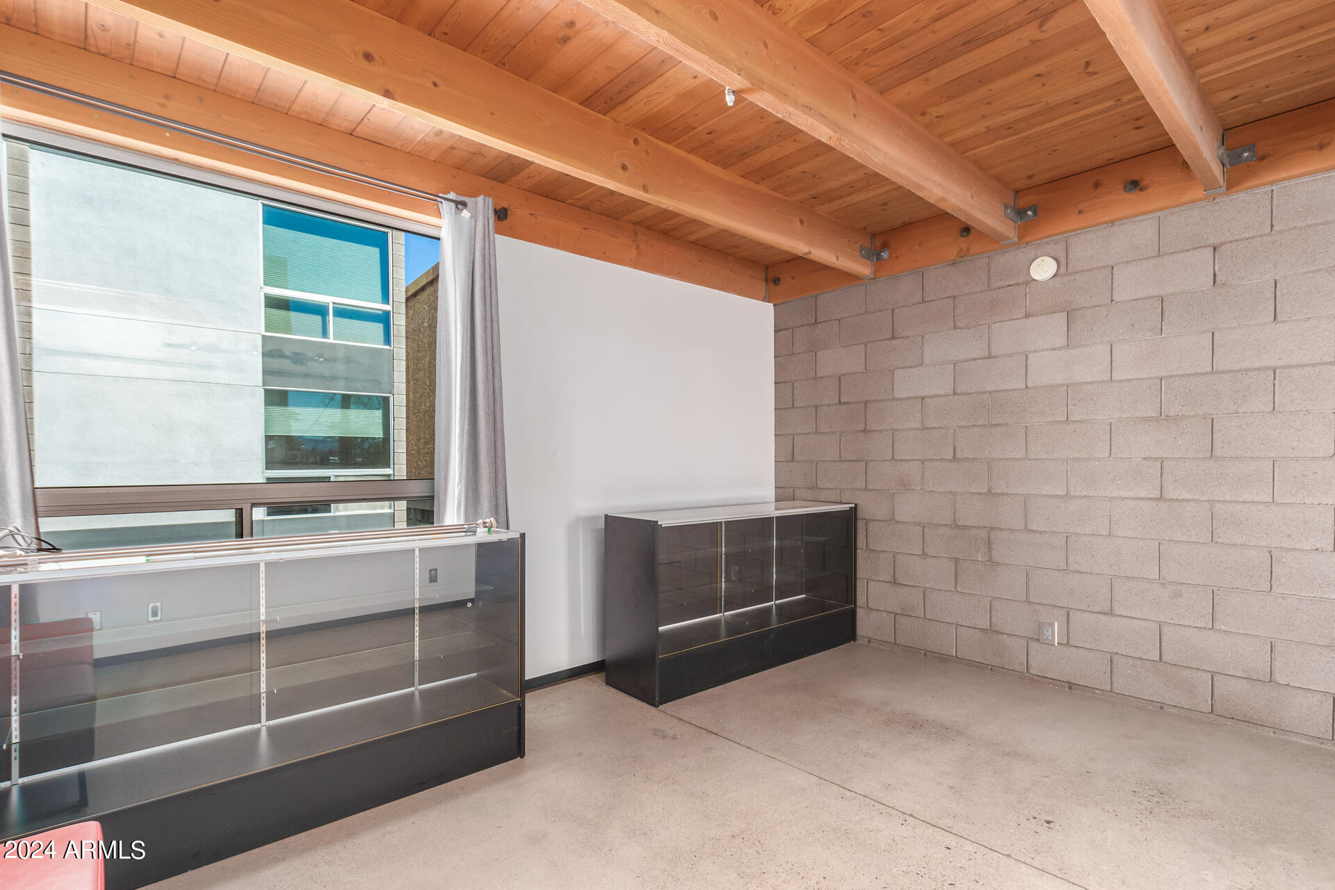 525 E Willetta St, #9