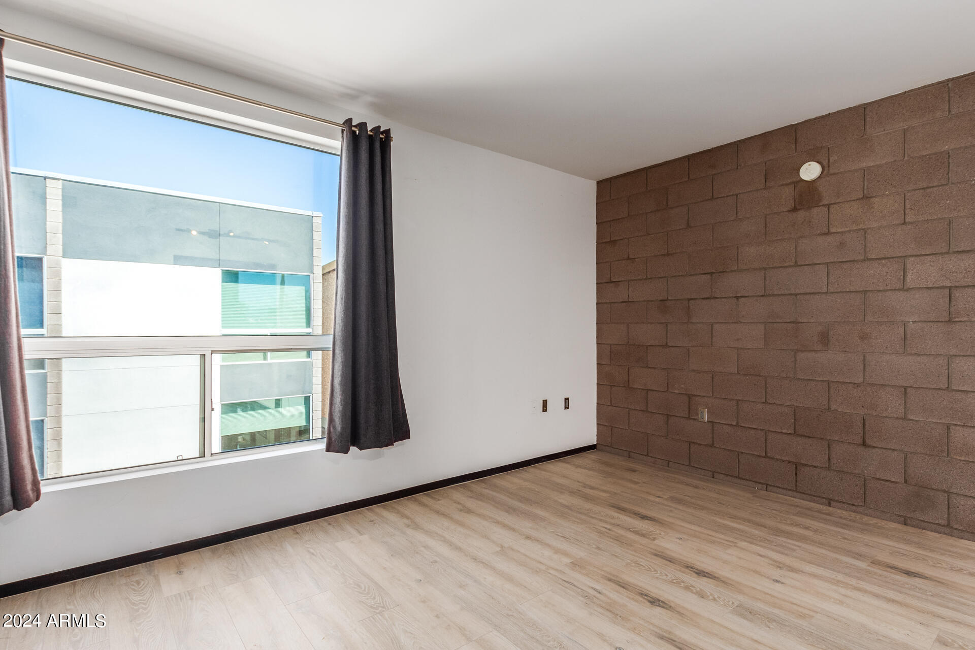 525 E Willetta St, #9