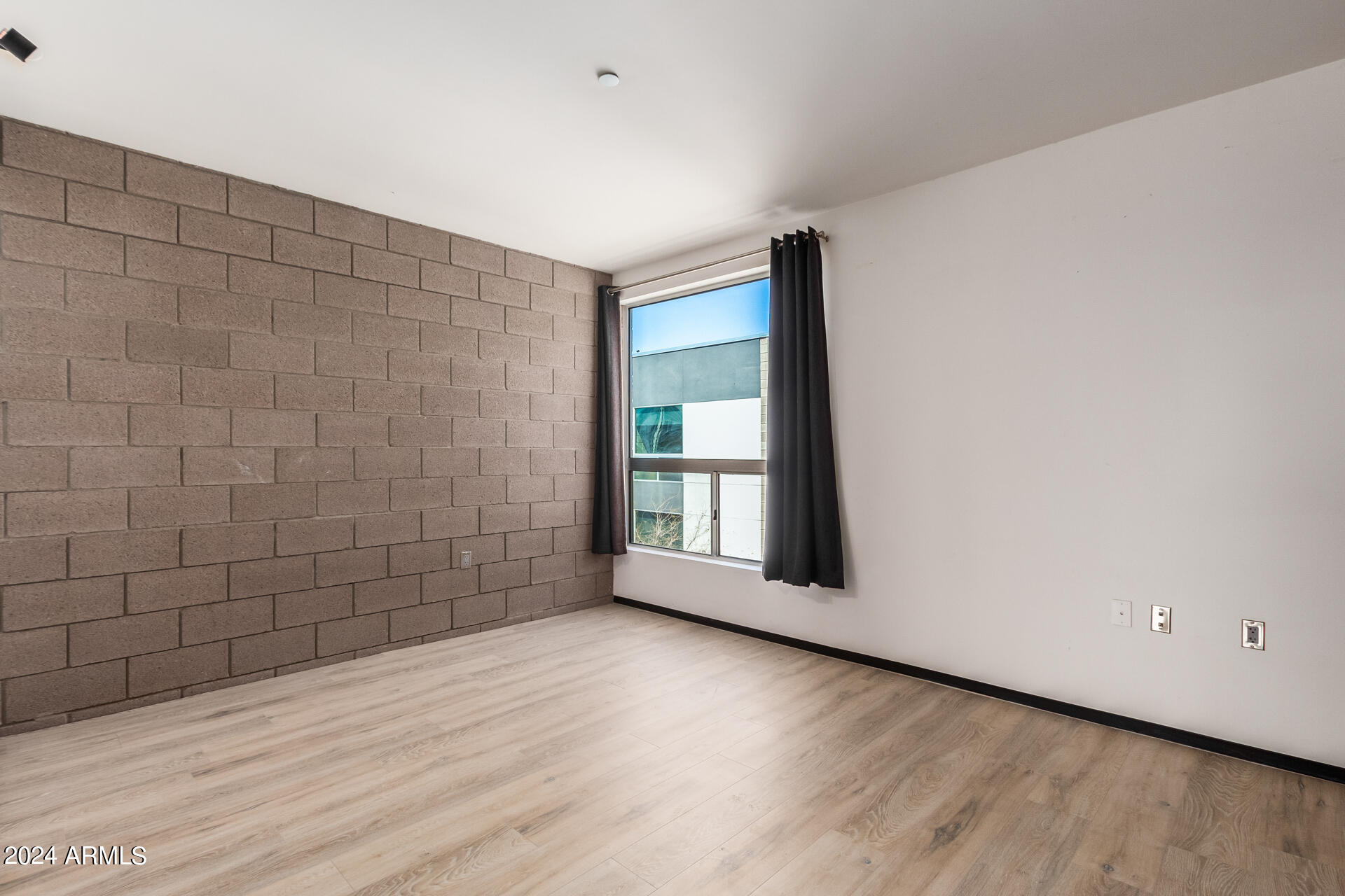 525 E Willetta St, #9