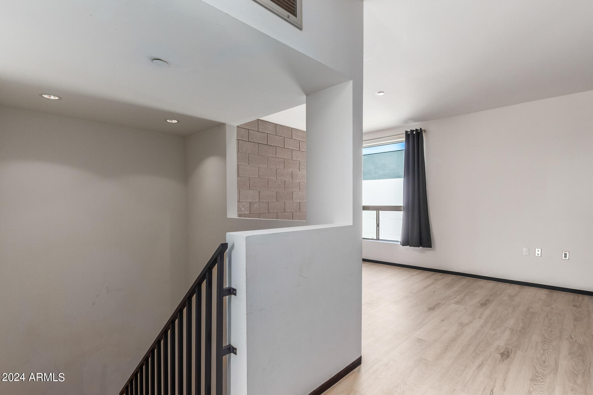 525 E Willetta St, #9