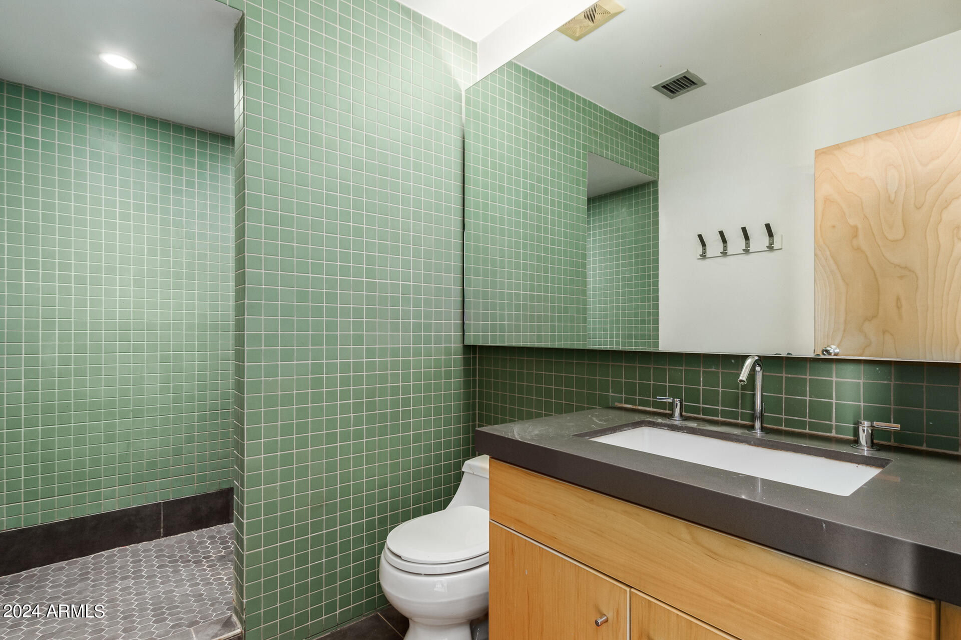 525 E Willetta St, #9