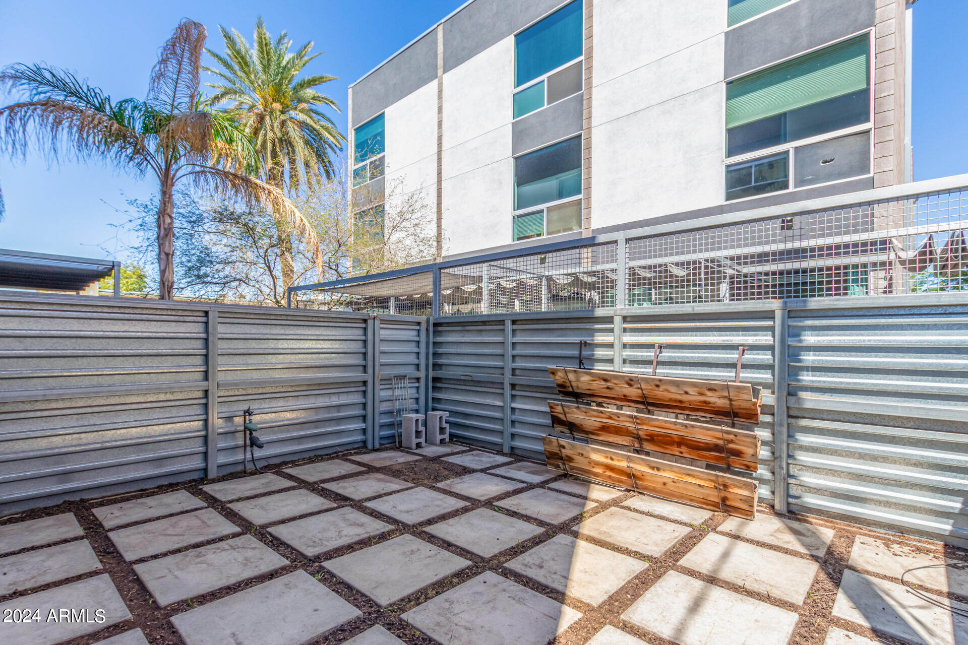 525 E Willetta St, #9