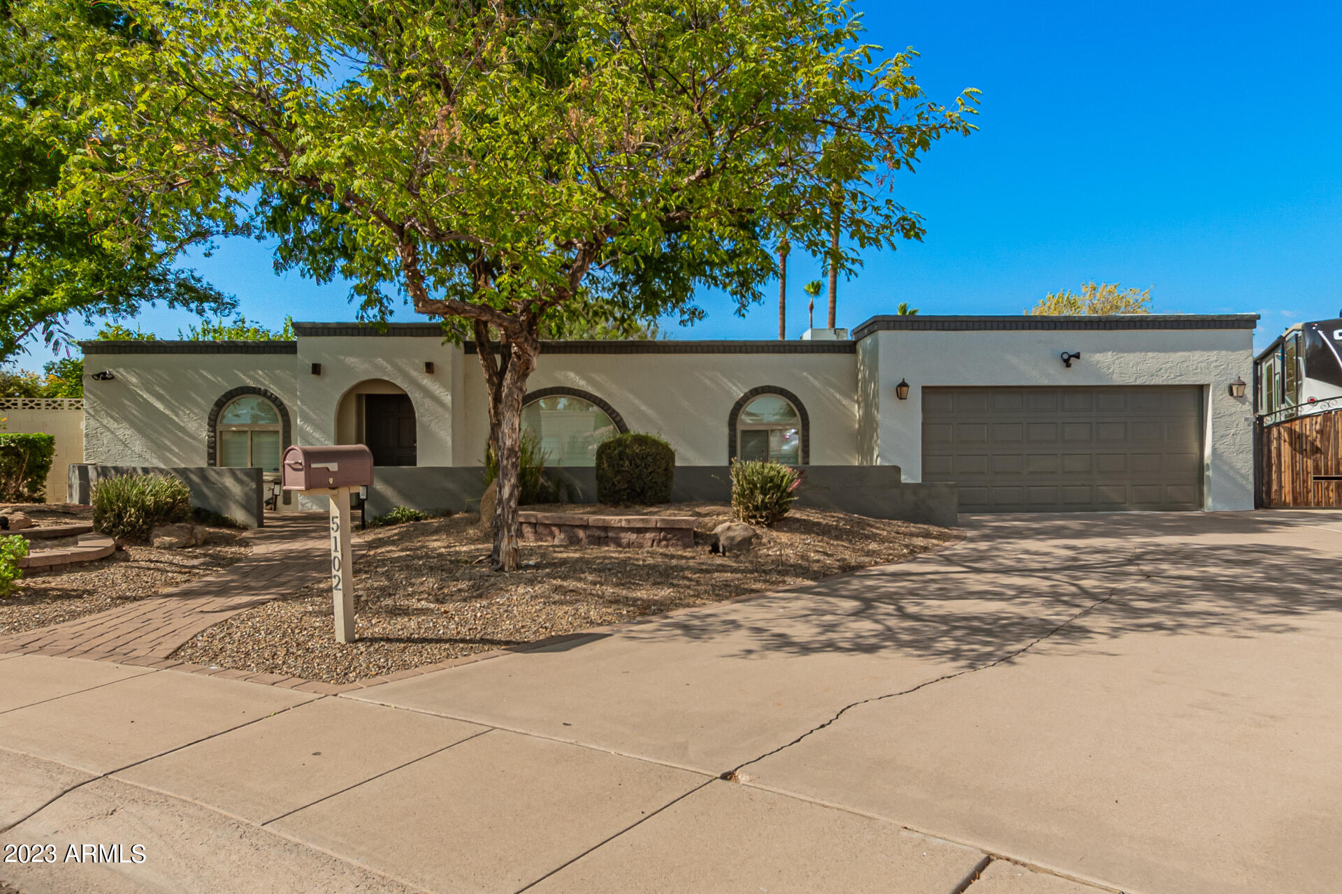 5102 E Larkspur Dr