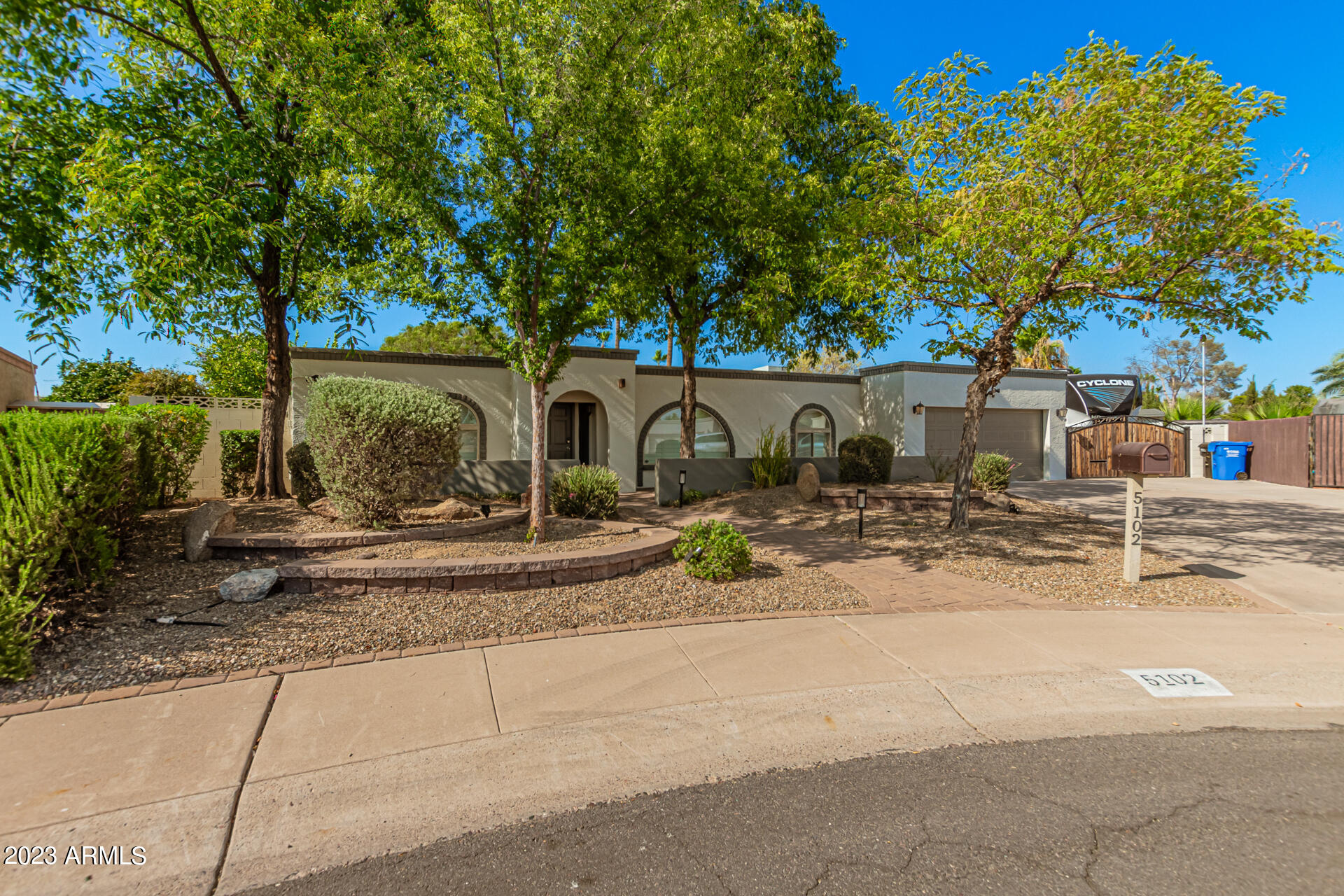 5102 E Larkspur Dr