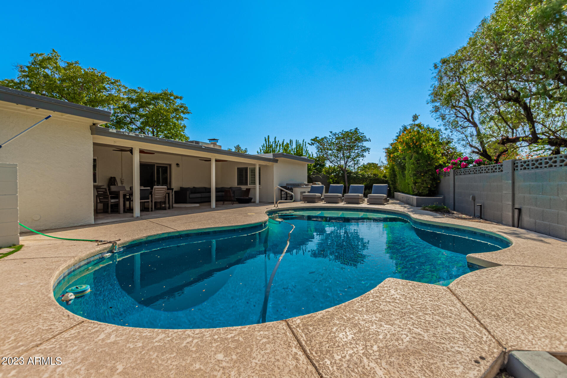 5102 E Larkspur Dr