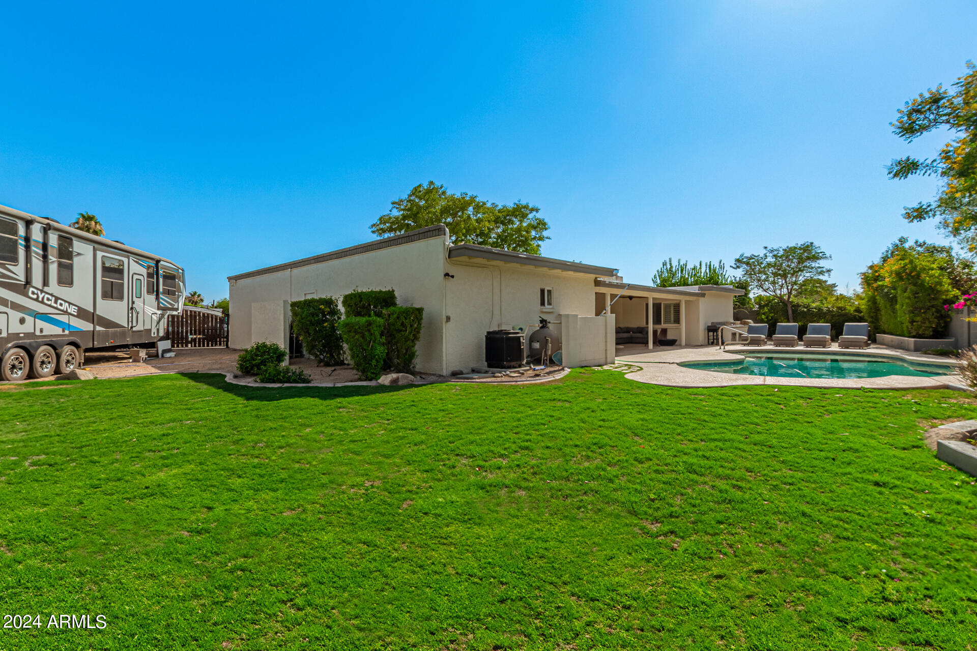 5102 E Larkspur Dr