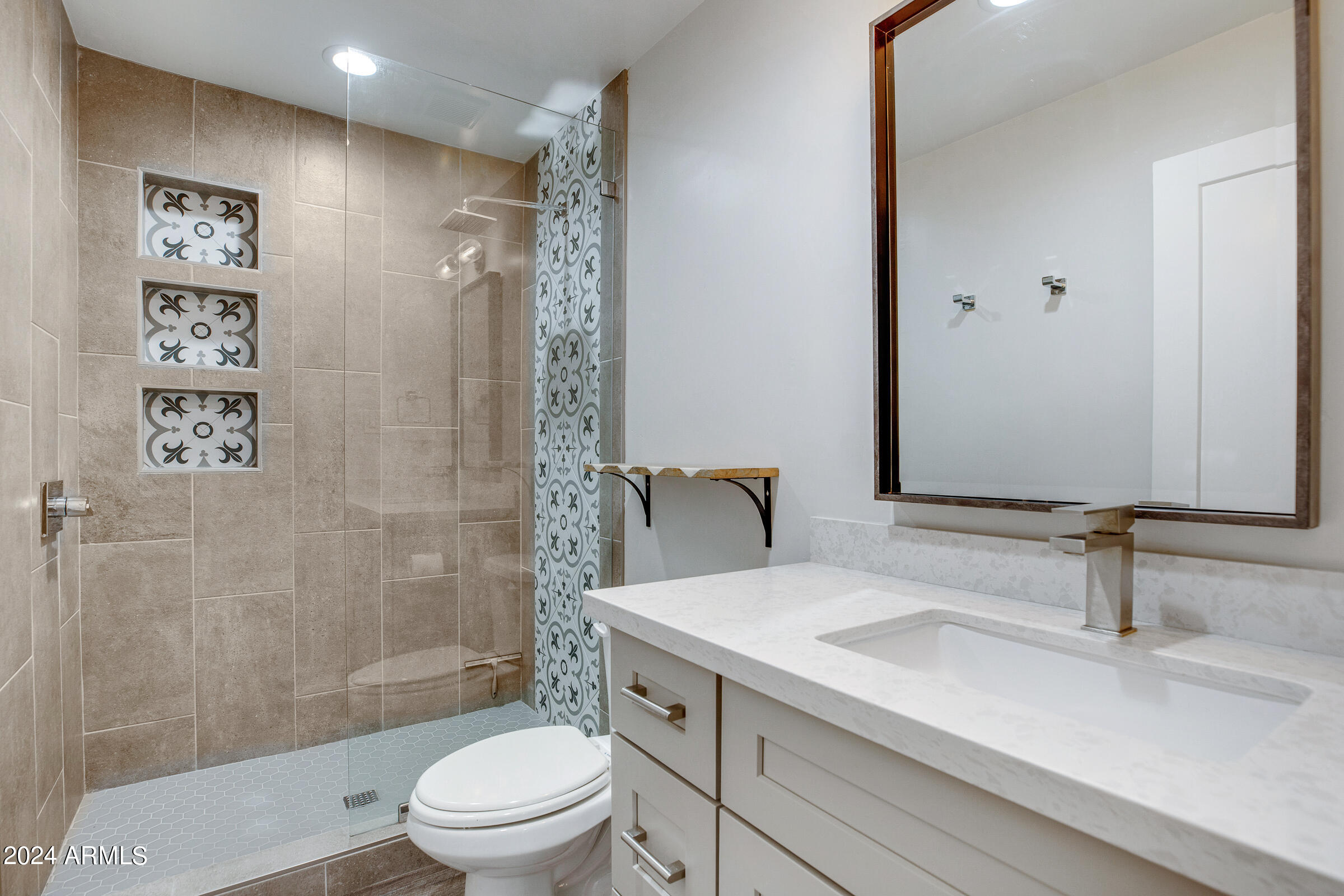 4950 N Miller Rd, #104