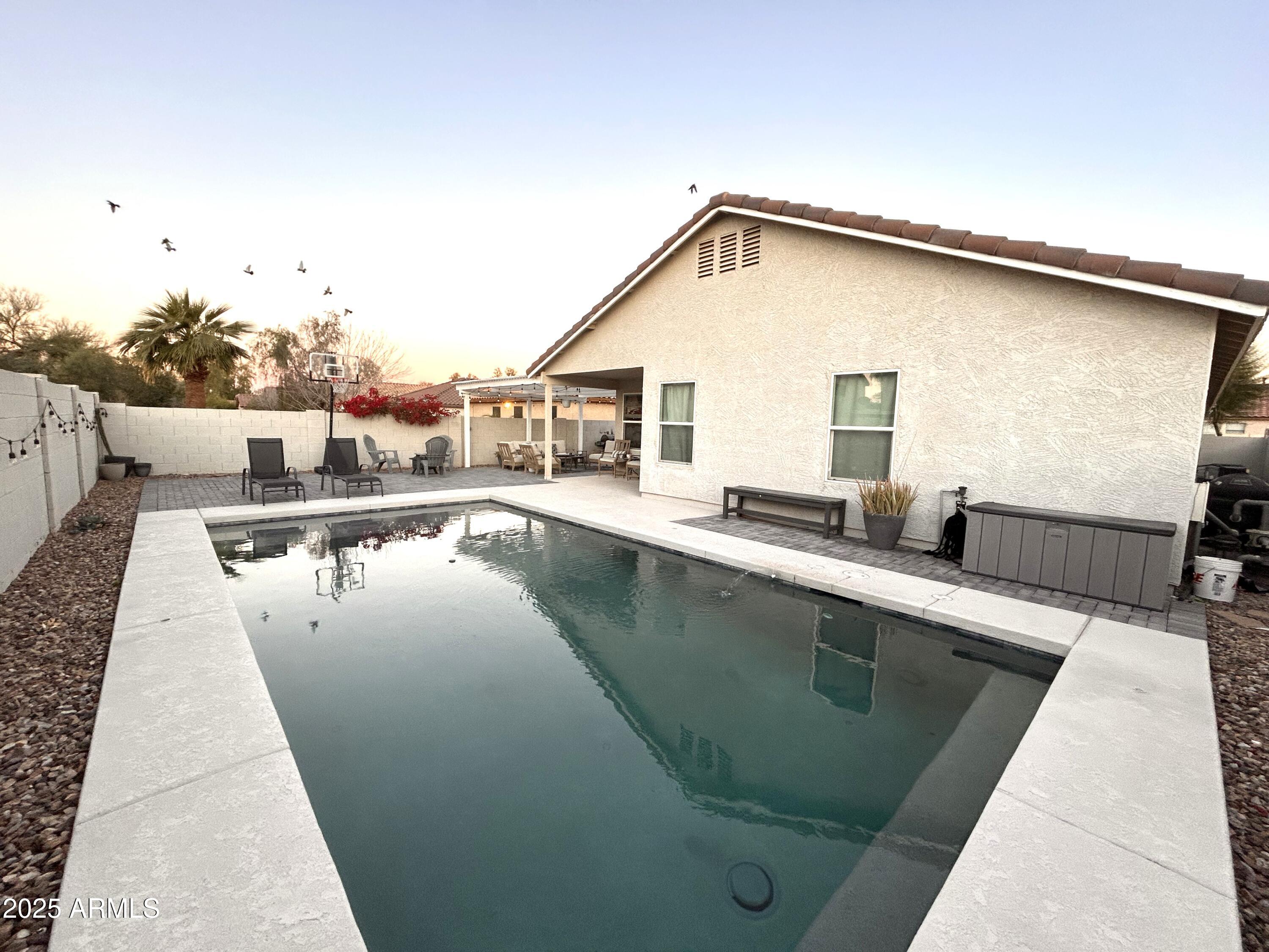 9207 W Highland Ave